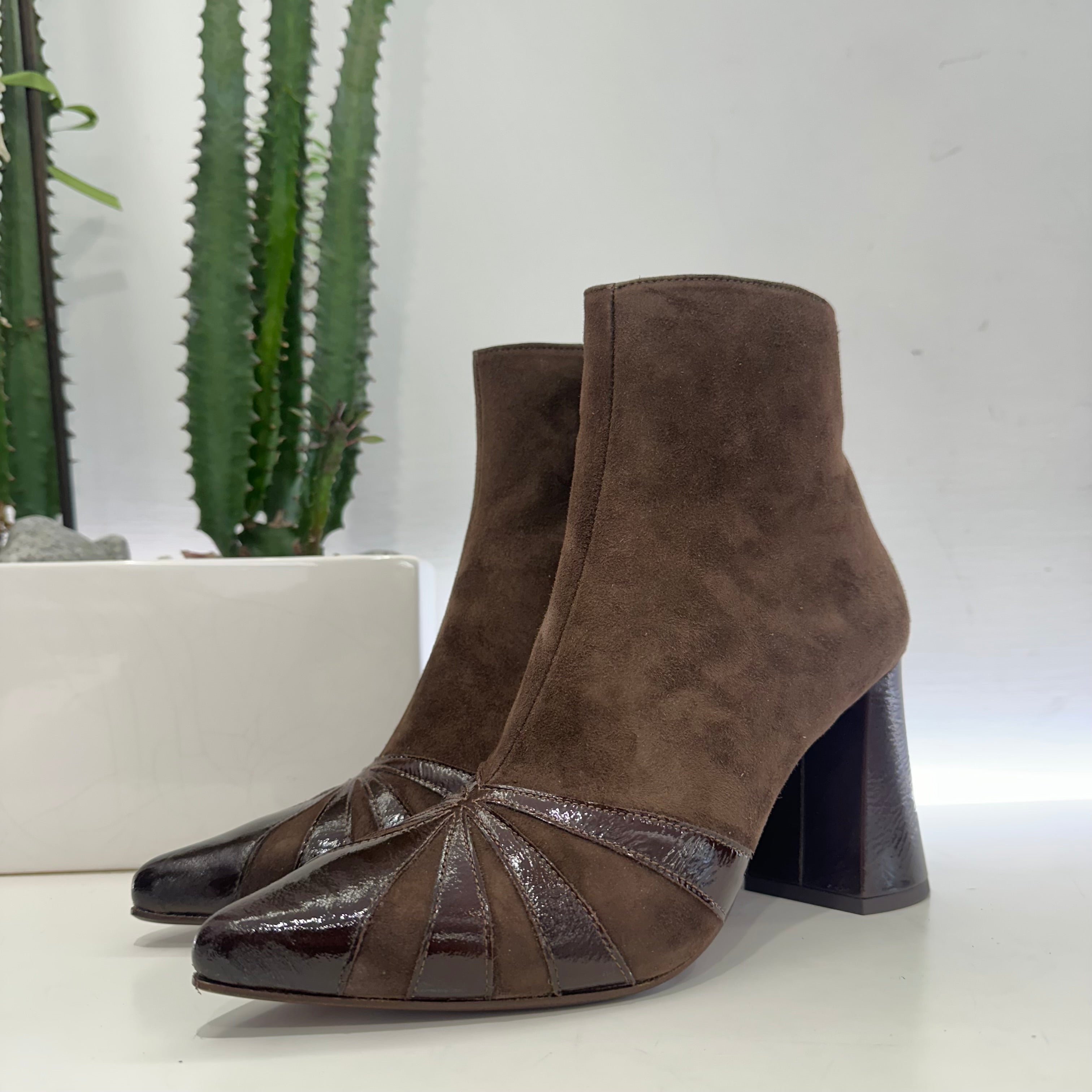 Chie Mihara stivaletto suede  LUDRIK BROWN