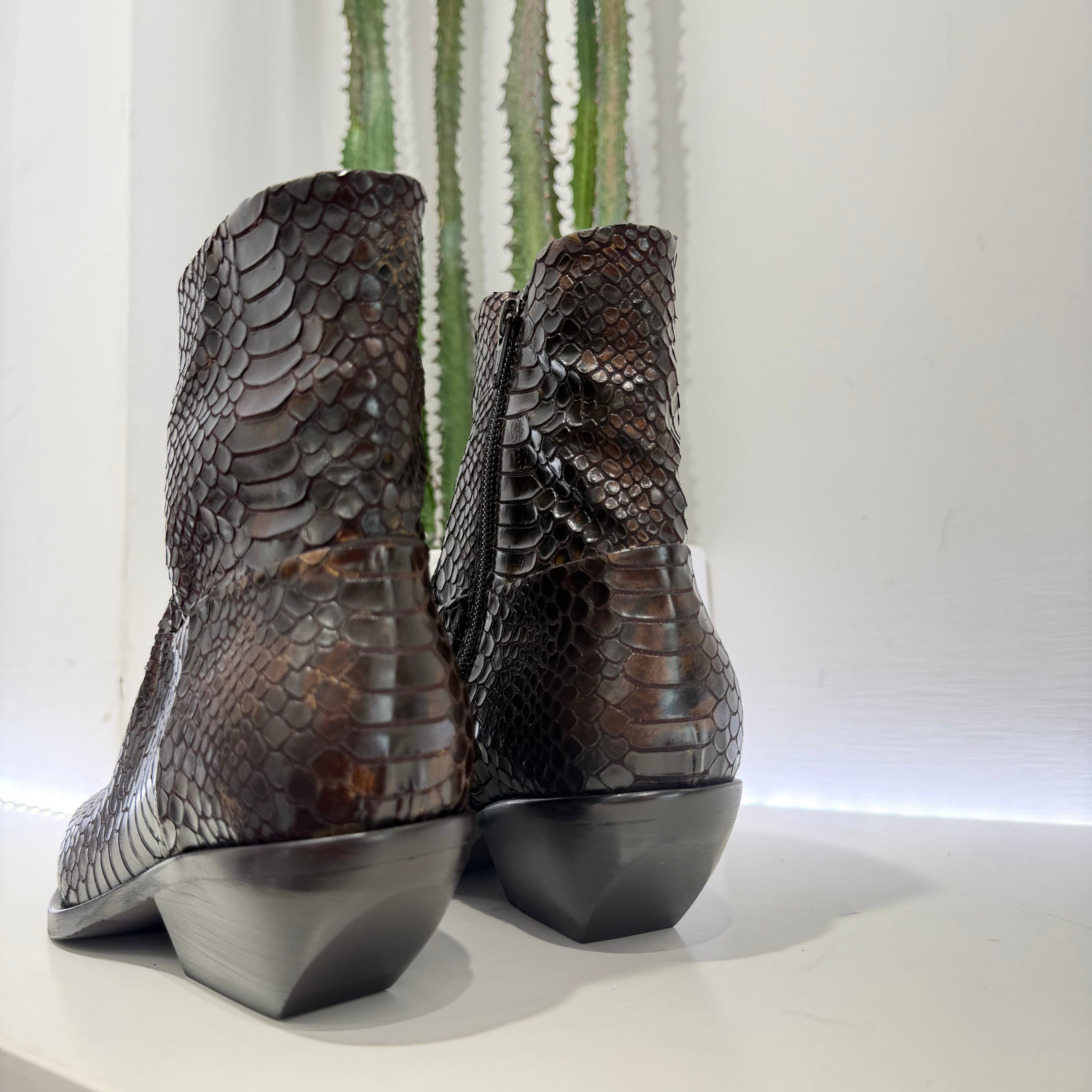 Elena Iachi texano SNAKE in pelle