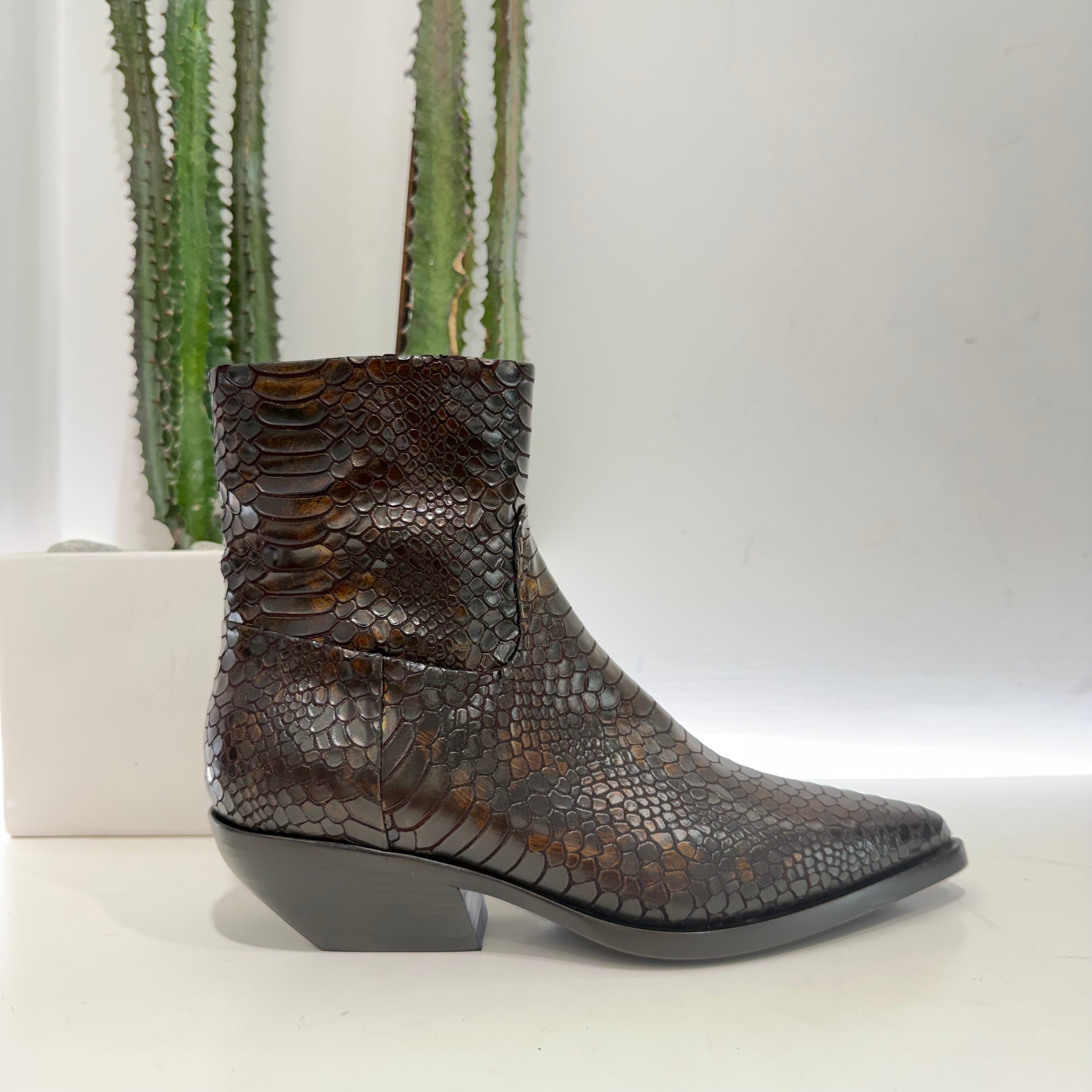 Elena Iachi texano SNAKE in pelle
