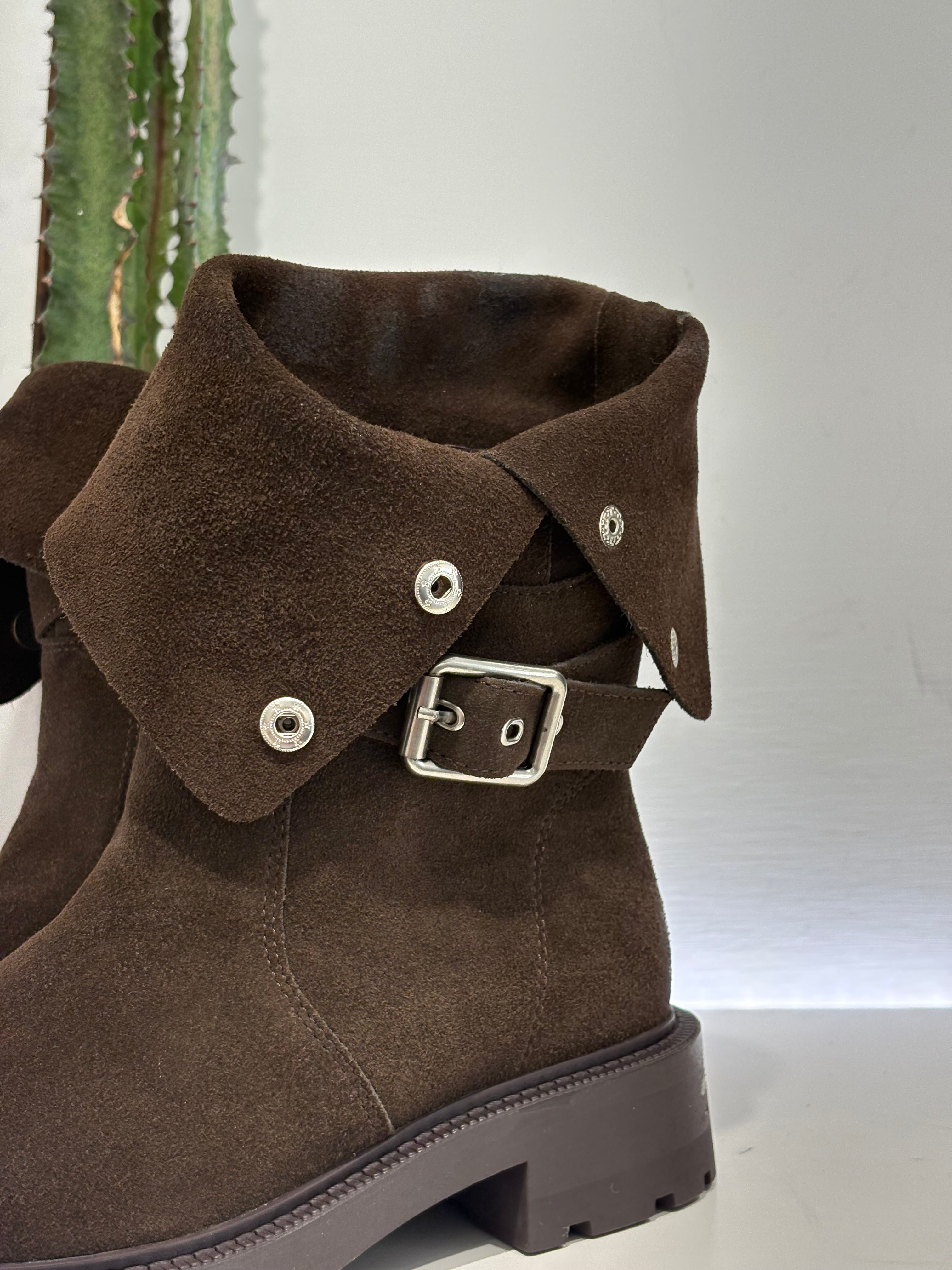 Lara Manni Biker BOTTONI suede moro