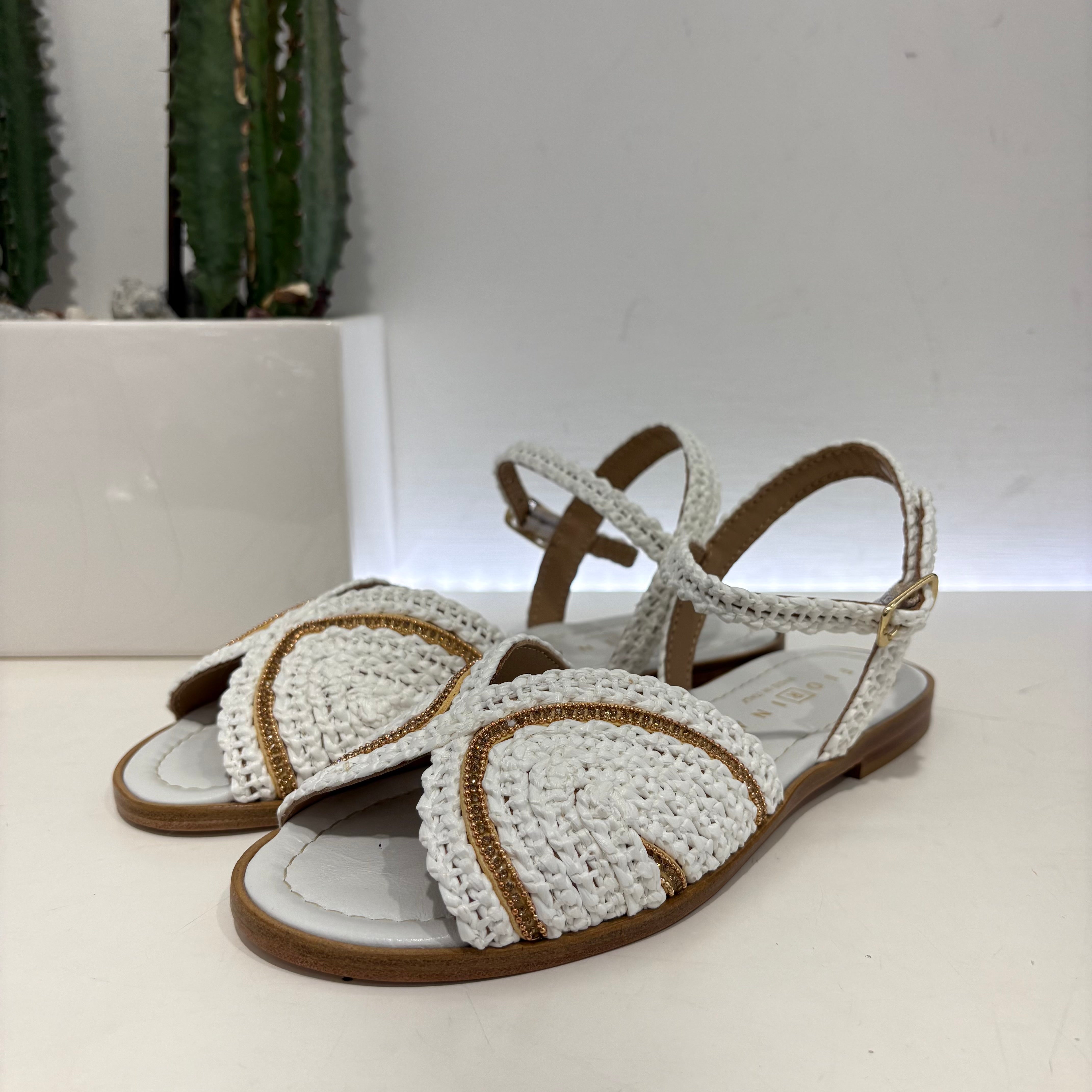 Fiorina sandalo in rafia bianco