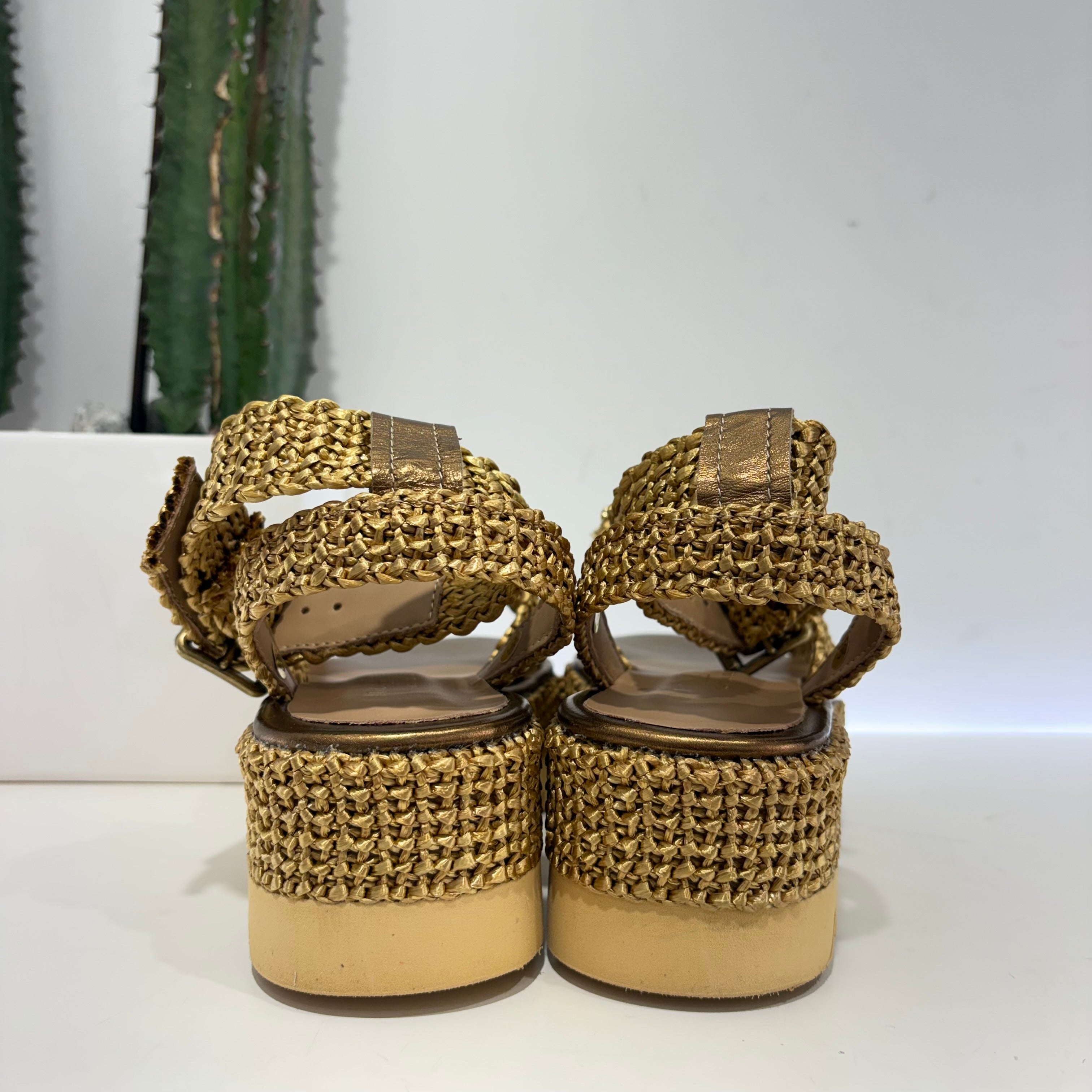 Fiorina sandalo in rafia bronzo con pietre