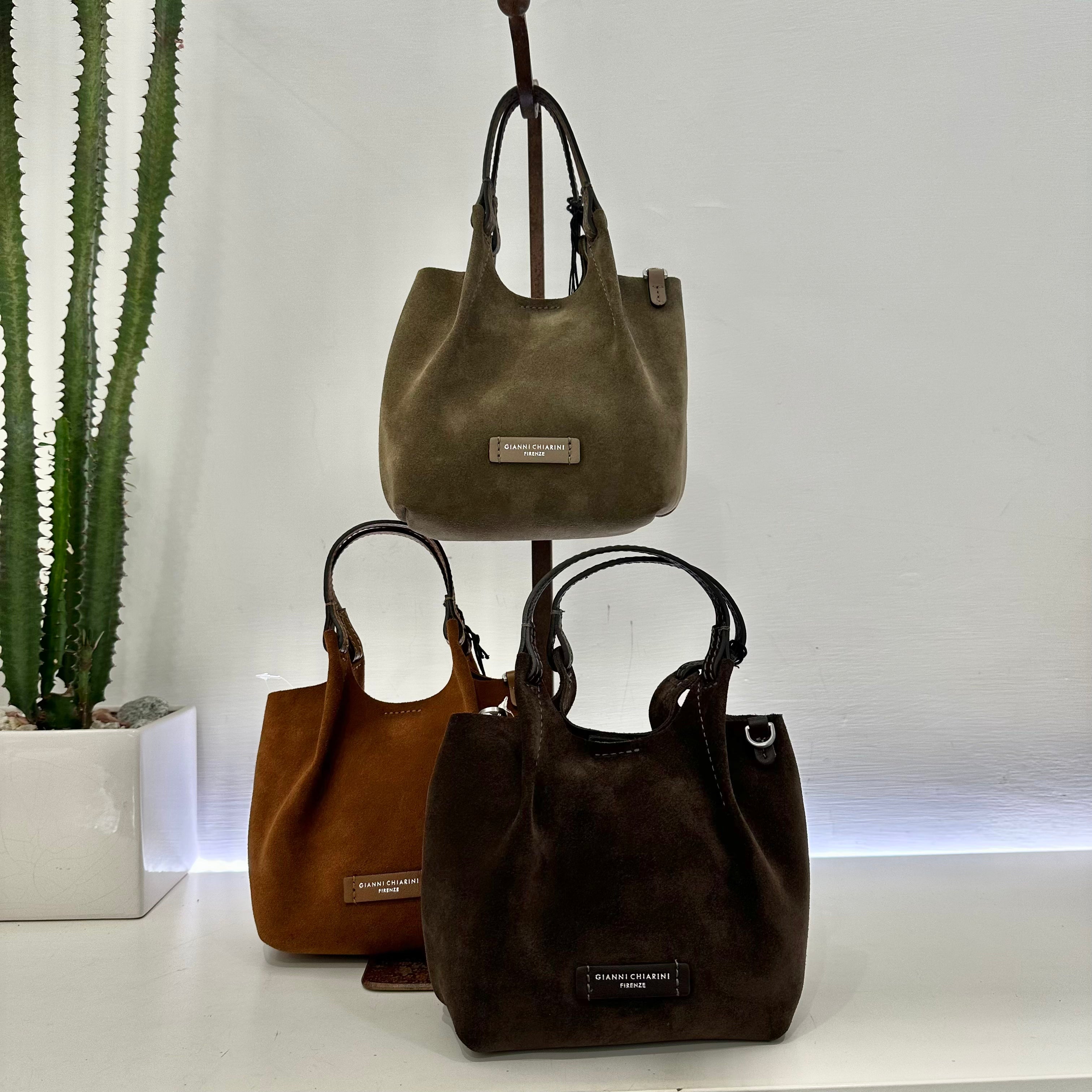 Gianni Chiarini  linea DUA piccola scamosciata