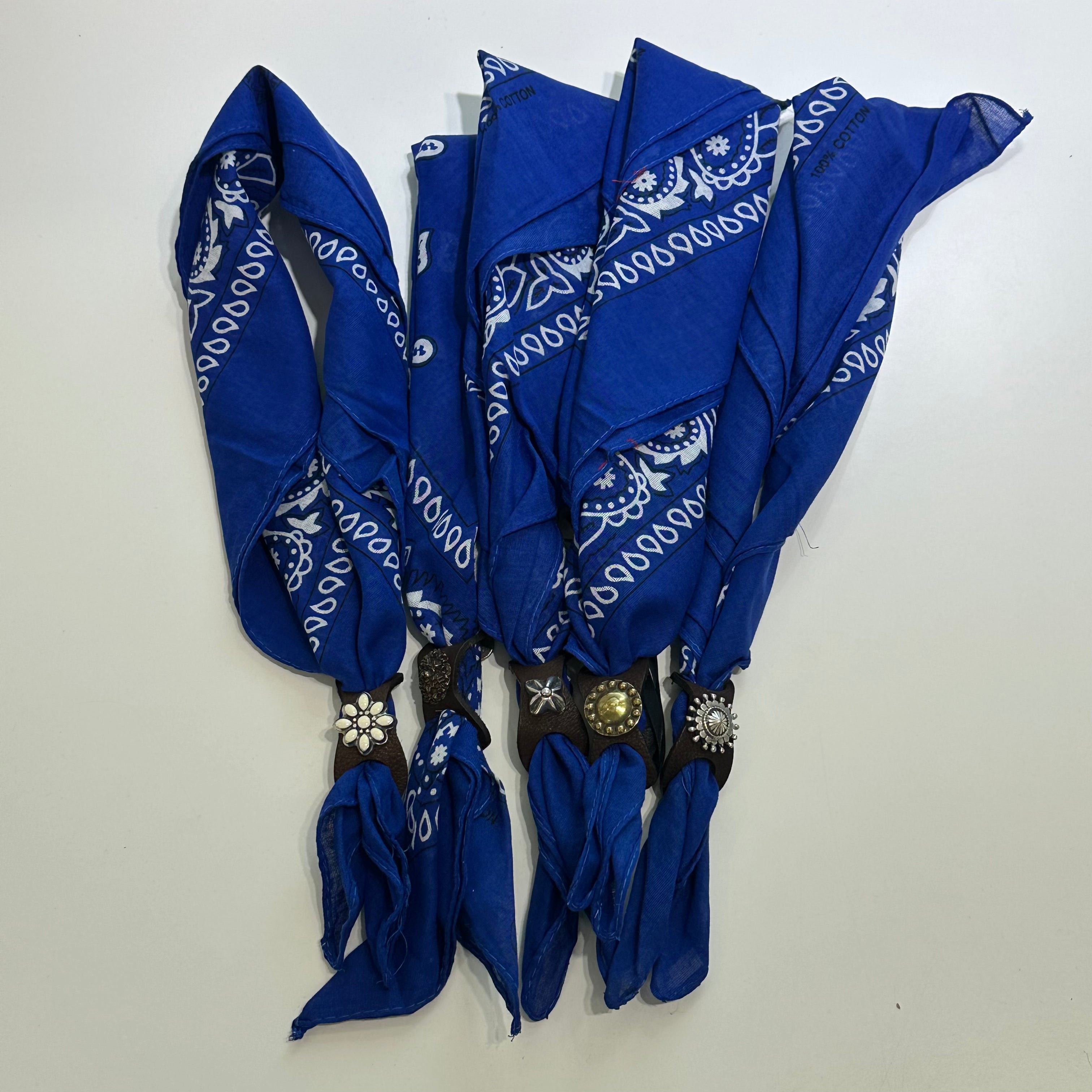 Campomaggi BANDANA (Blu) cotone e ferma bandana con borchie