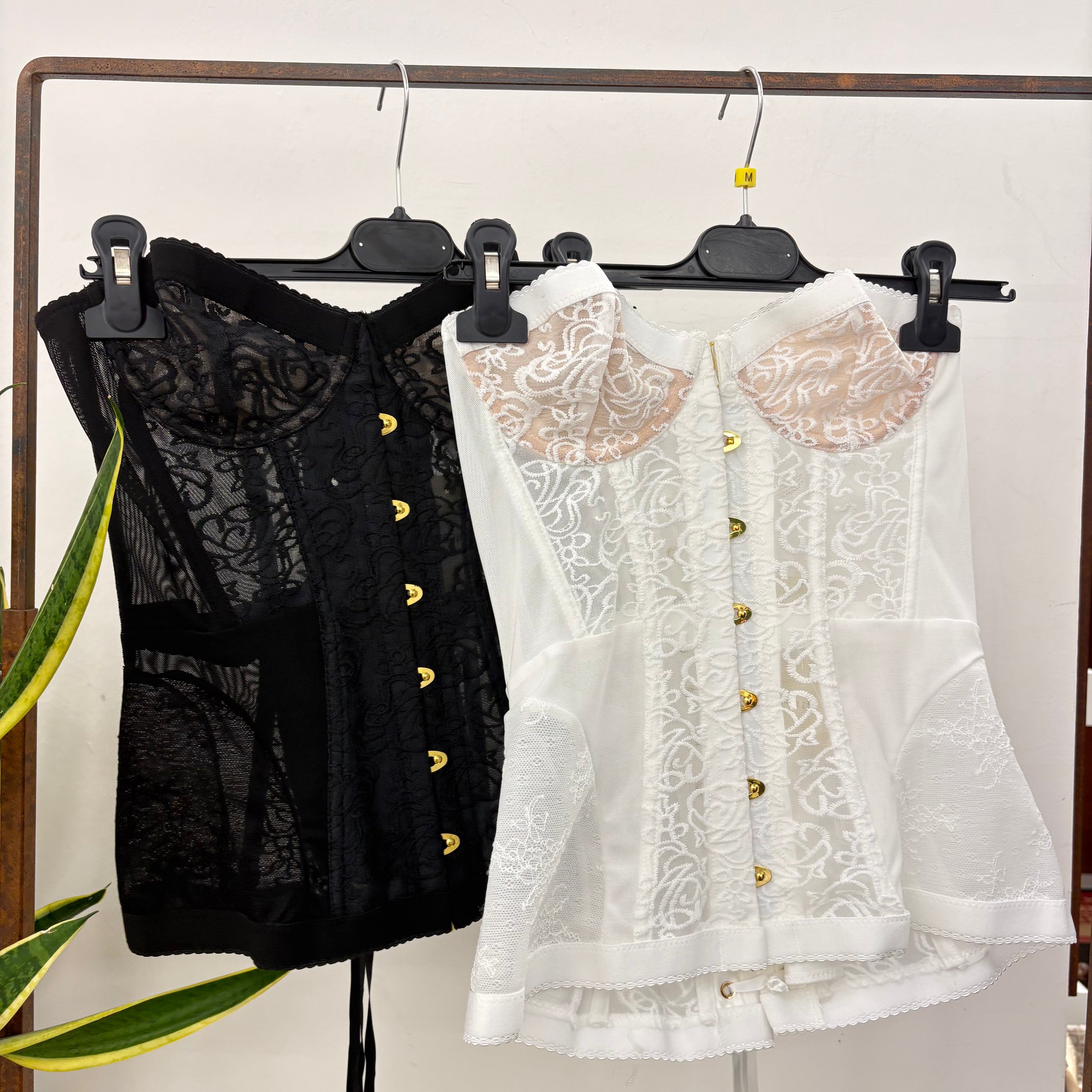 Corsetto con pizzo
