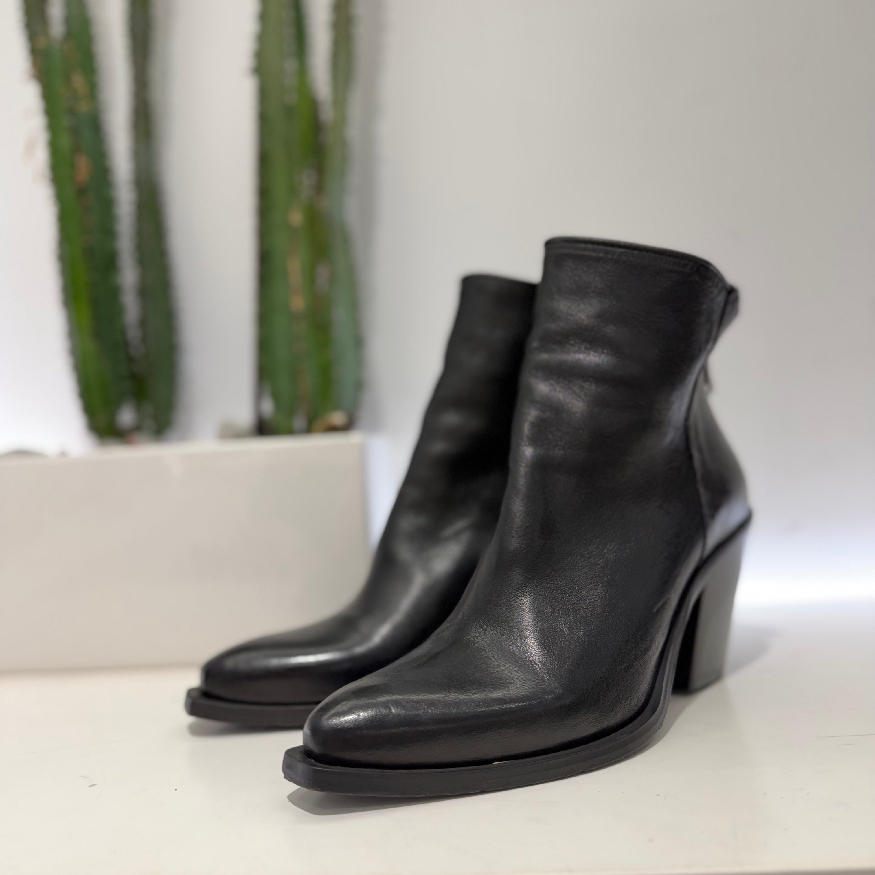 METISSE stivaletto zip texano NERO tacco 70