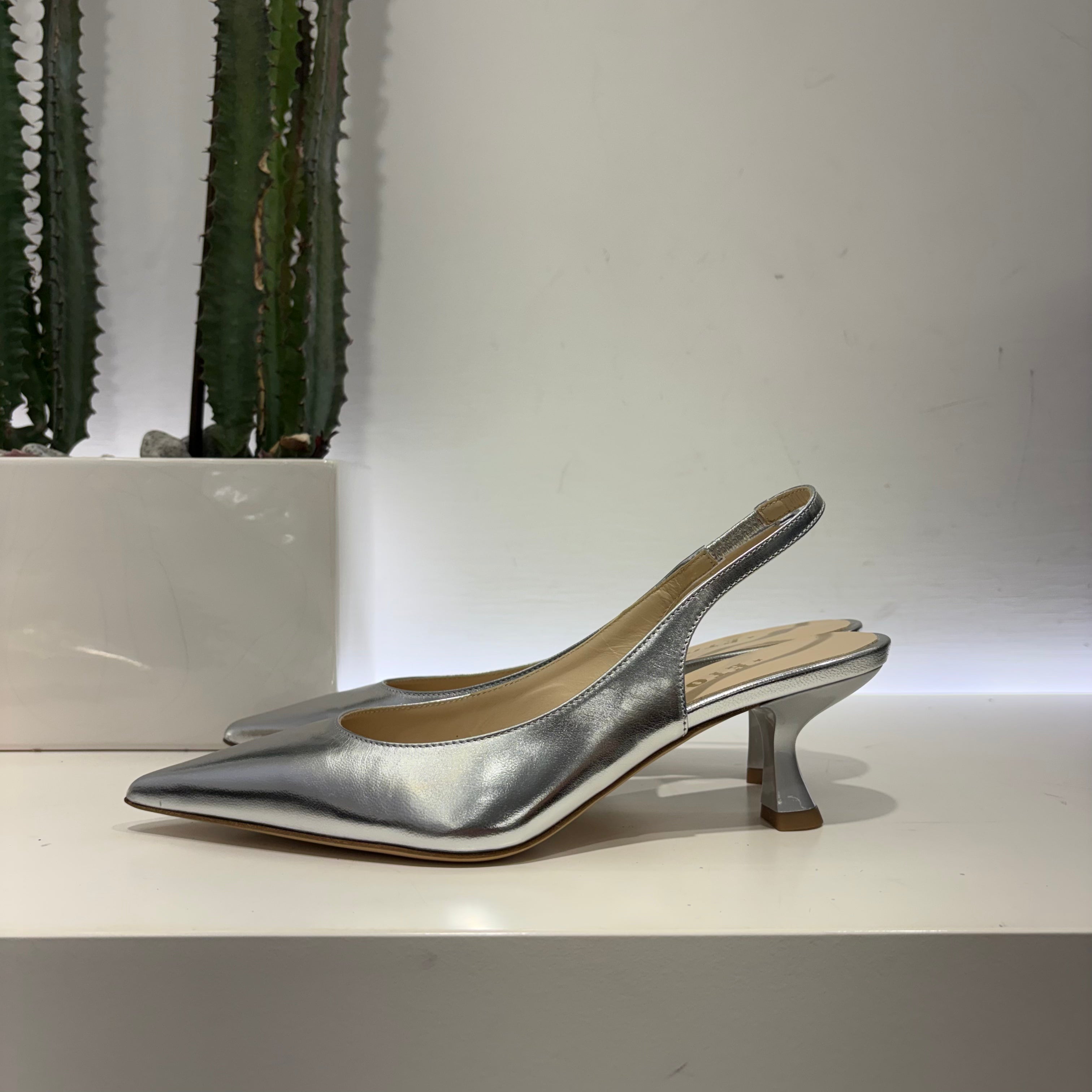 Scarpa elastico t.50 ARGENTO