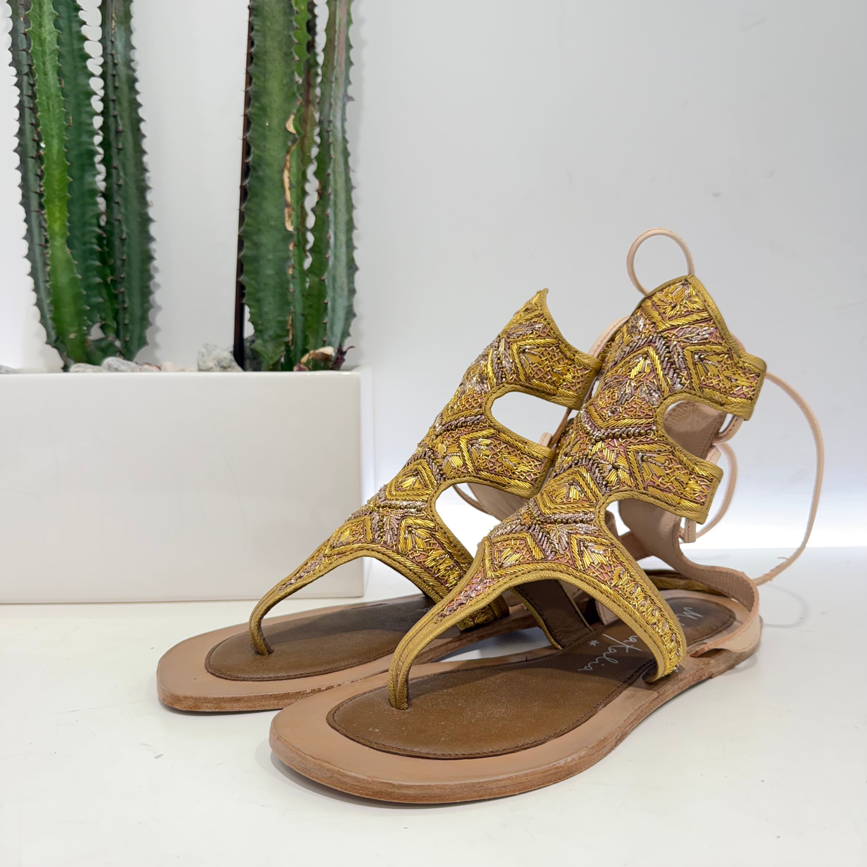 Sandalo Queen Clio oro