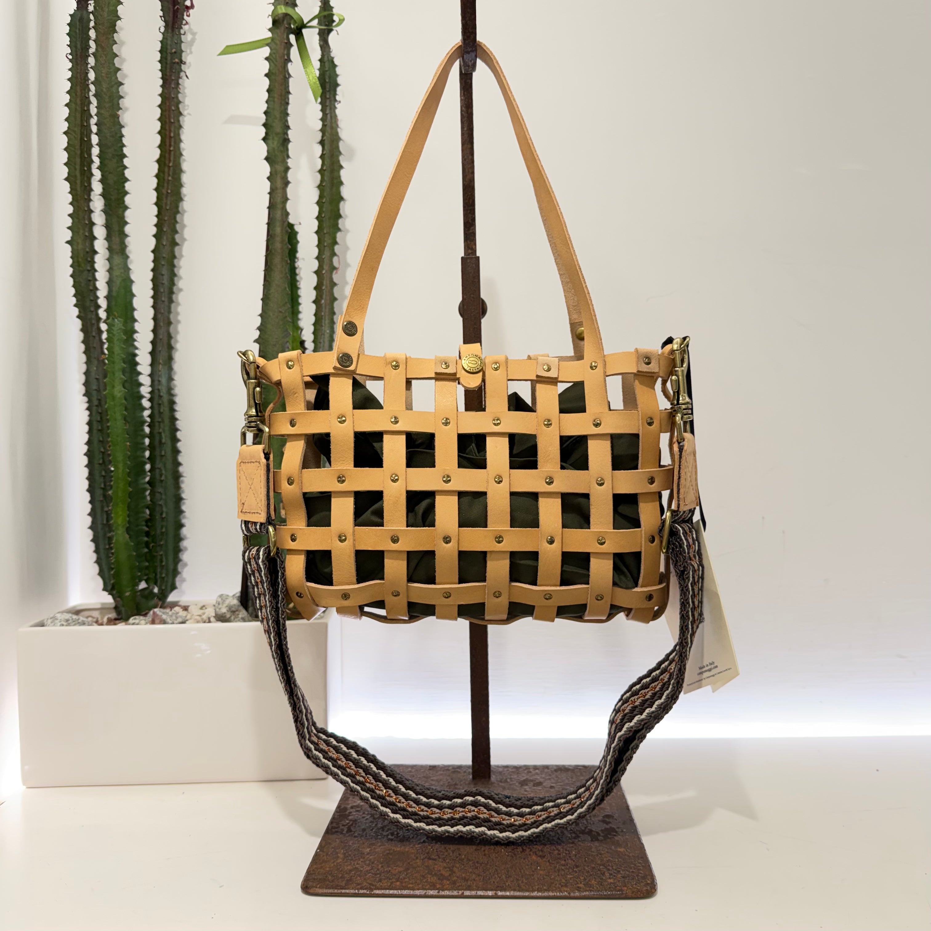 Campomaggi borsa VALERIA vacchetta e rivetti oro