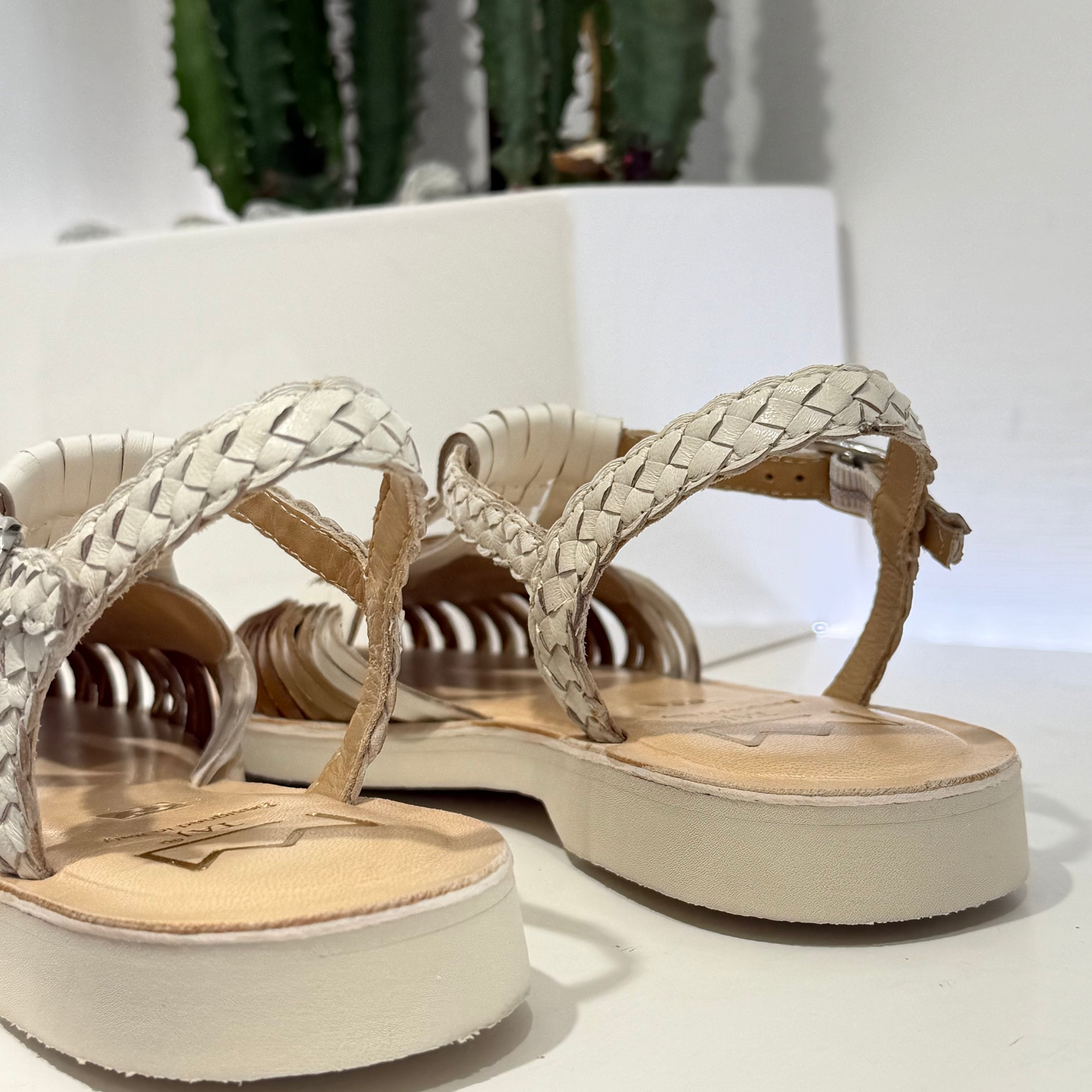 Sandalo TJ beige cinturino intrecciato