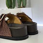 Sandalo ciabatta plateau 2 fasce intrecciate color moro