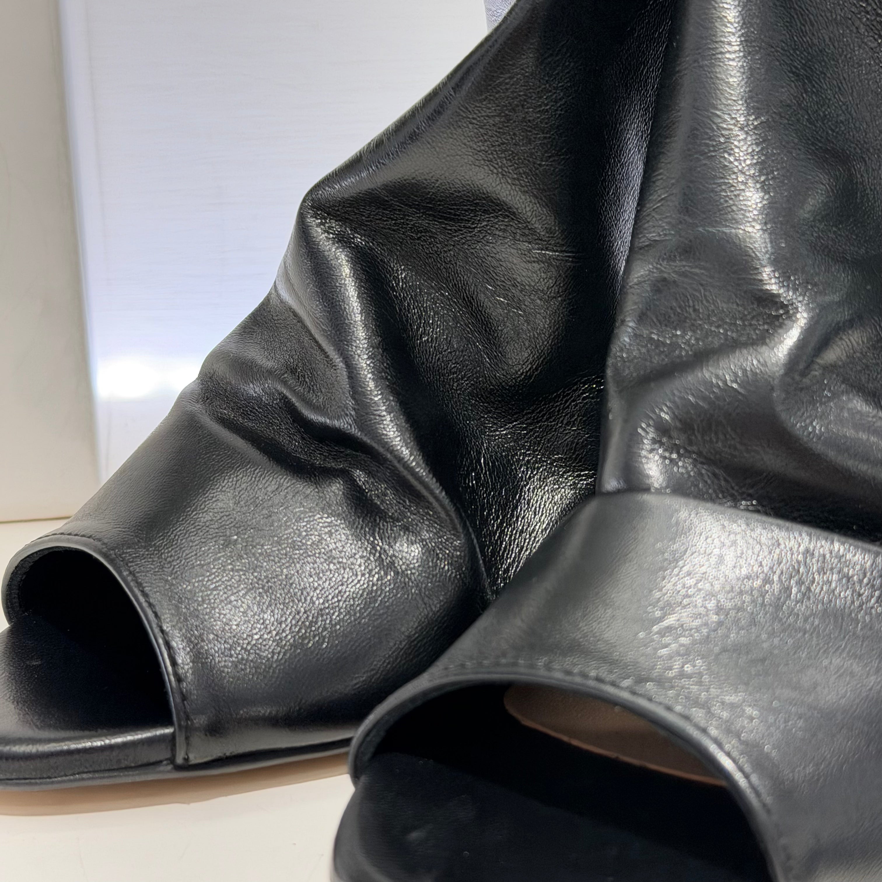Stivaletto MONET spuntato nappa color nero