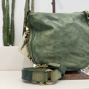 Campomaggi borsa linea GIANNA accessorio medaglie