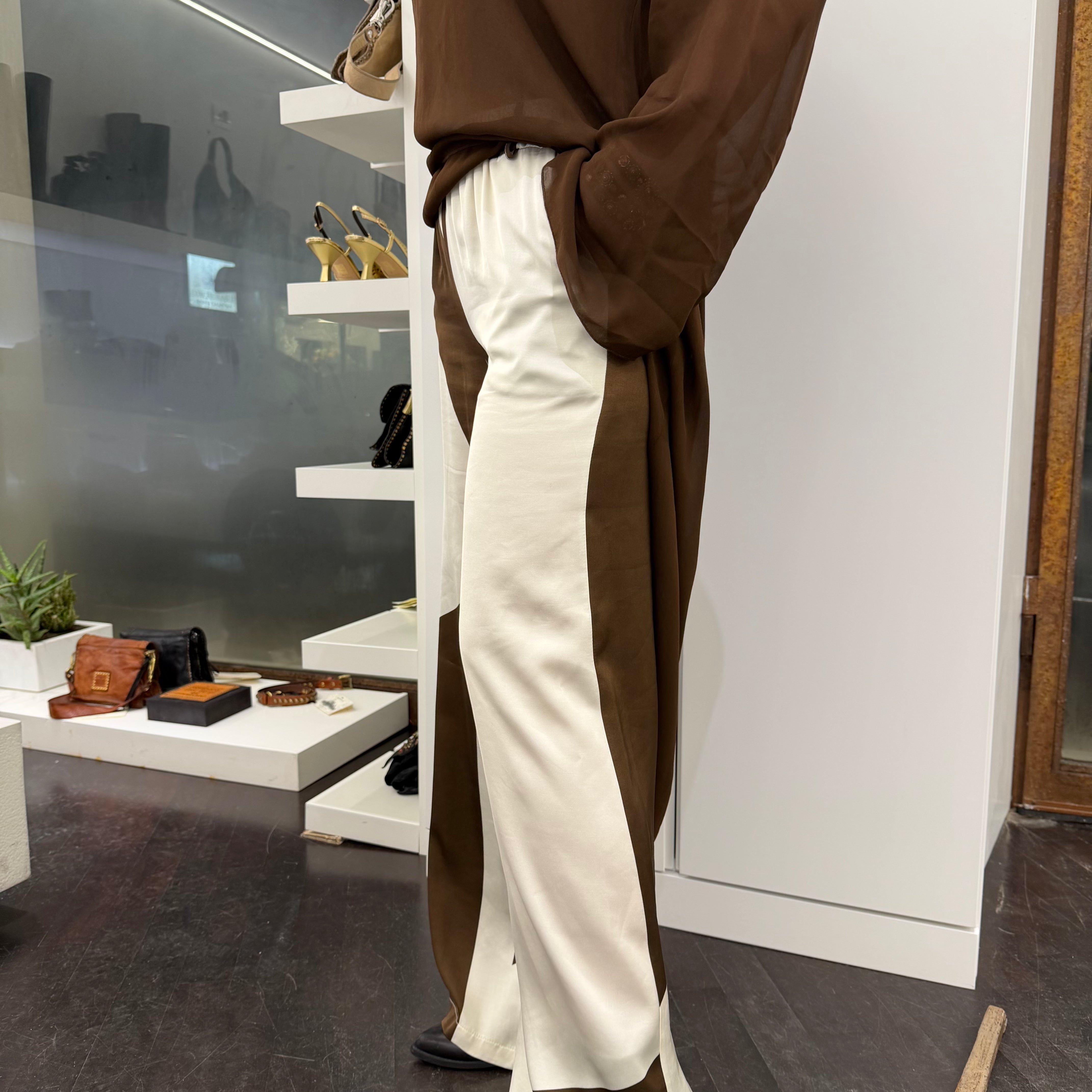 Pantalone elastico modello GEOMETRIA  color burro/tabacco