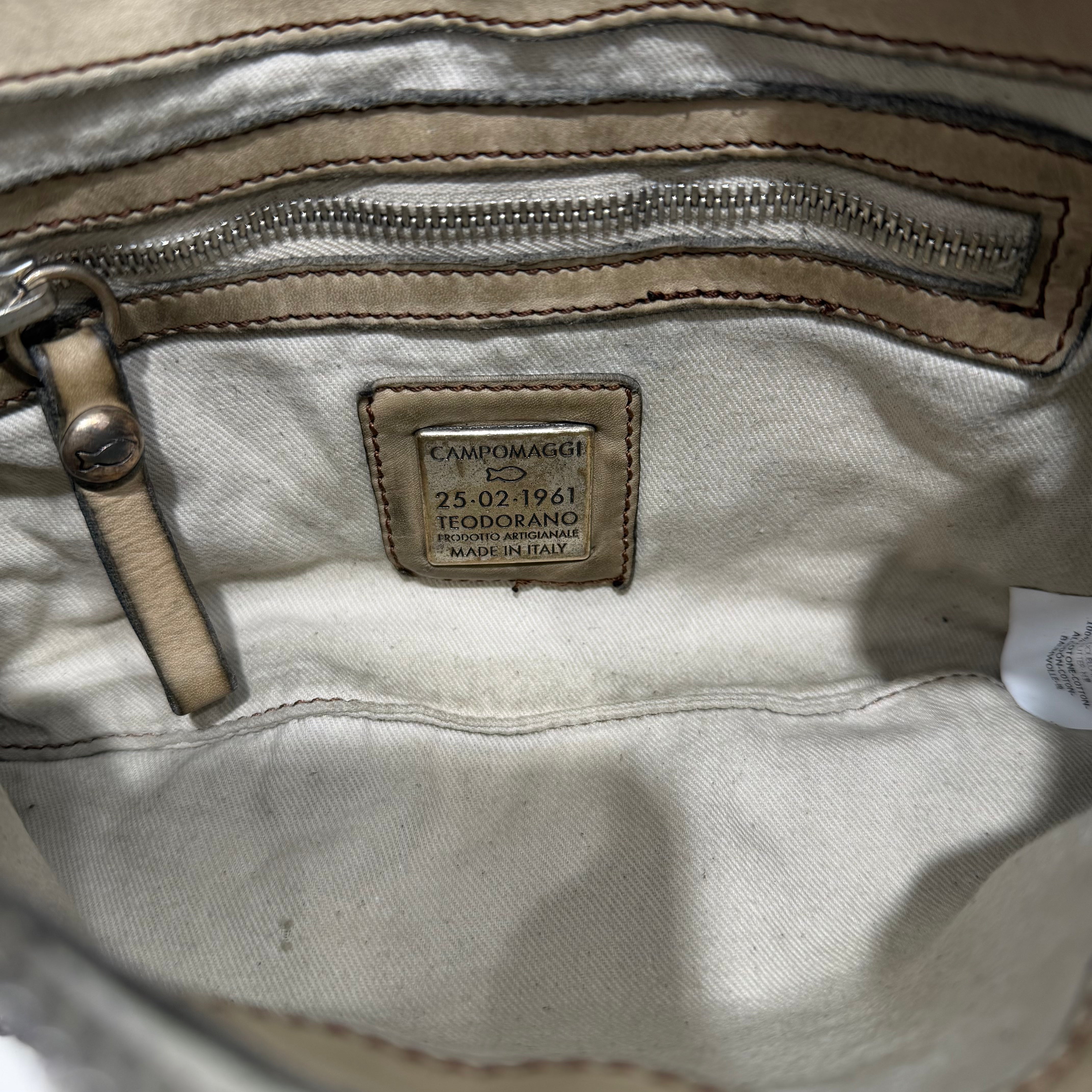 Campomaggi borsa linea TERESA borchie e rivetti argento
