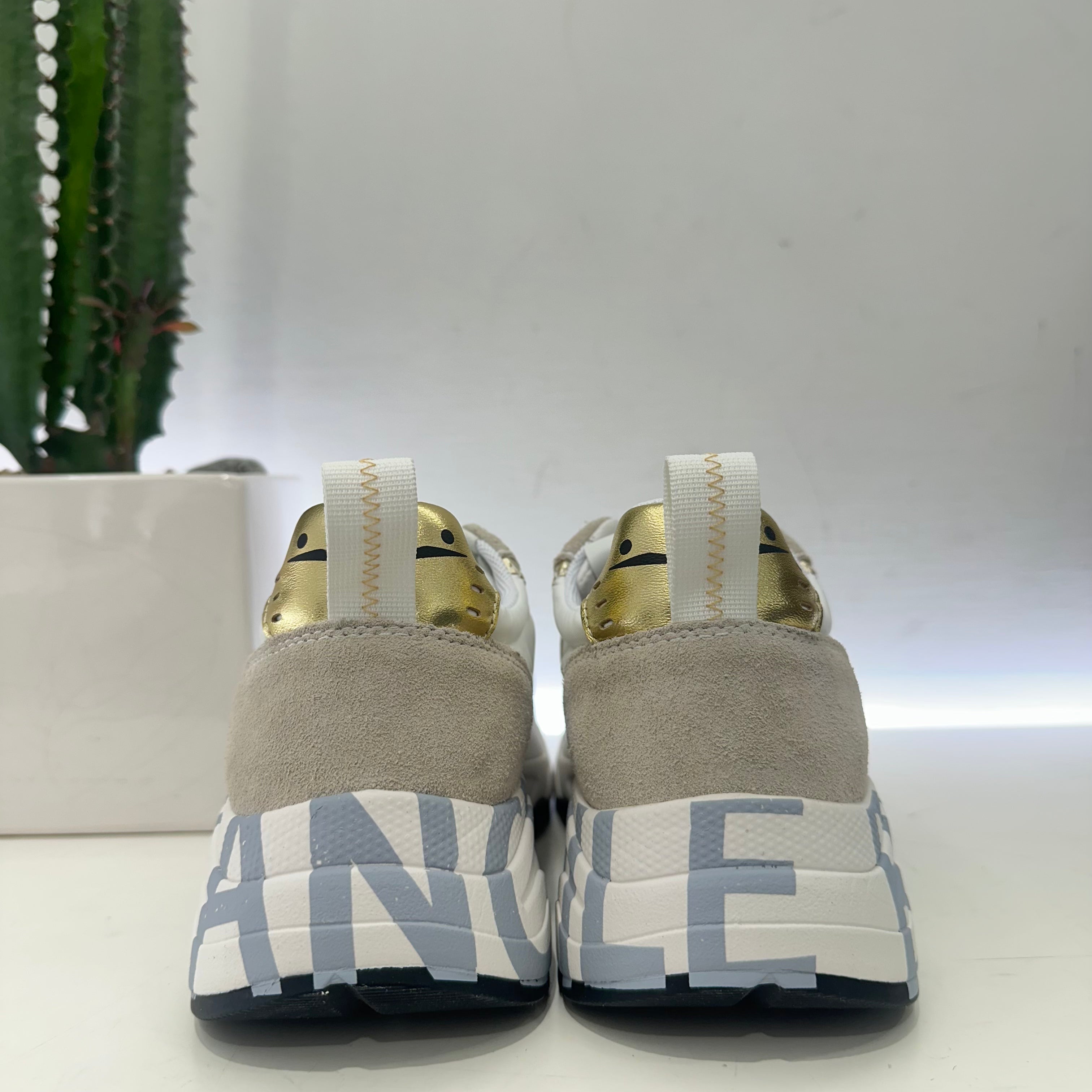 Voile Blanche CLUB sneaker bianca dettagli oro