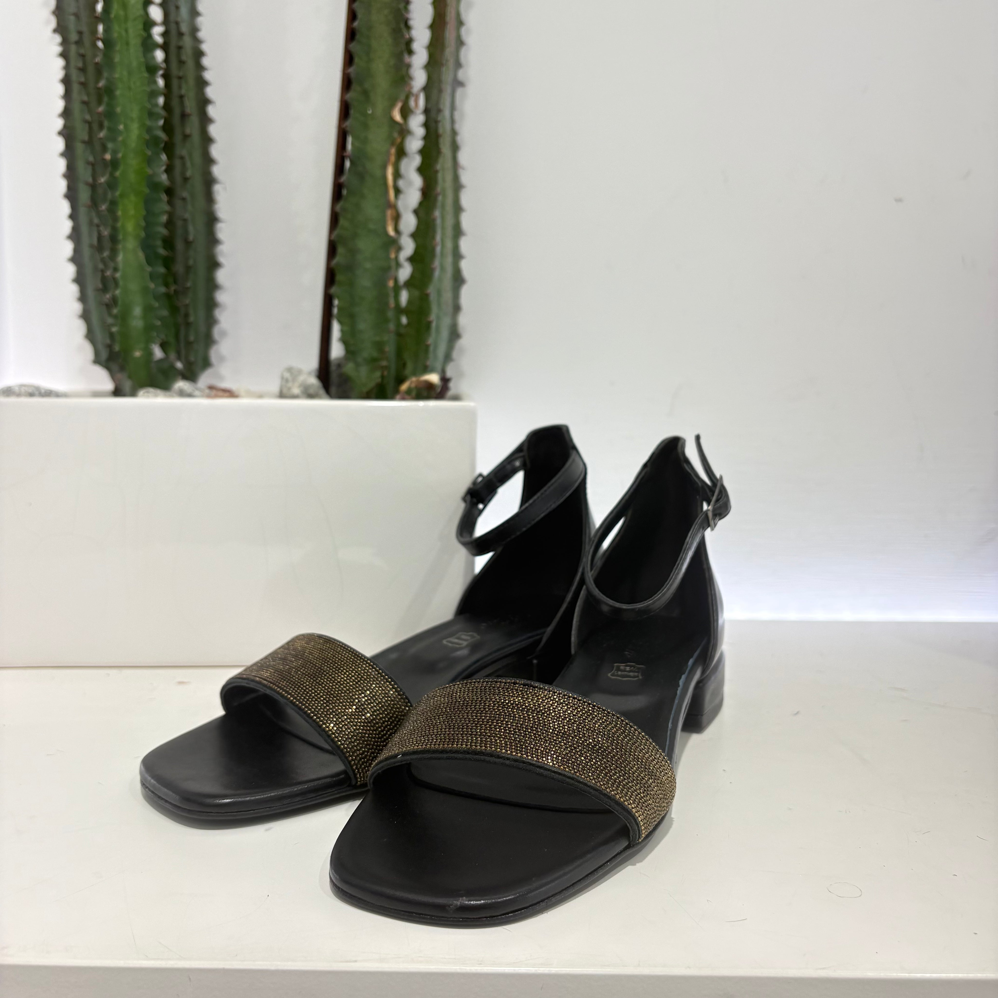 S.Piero sandalo nero t. 2cm