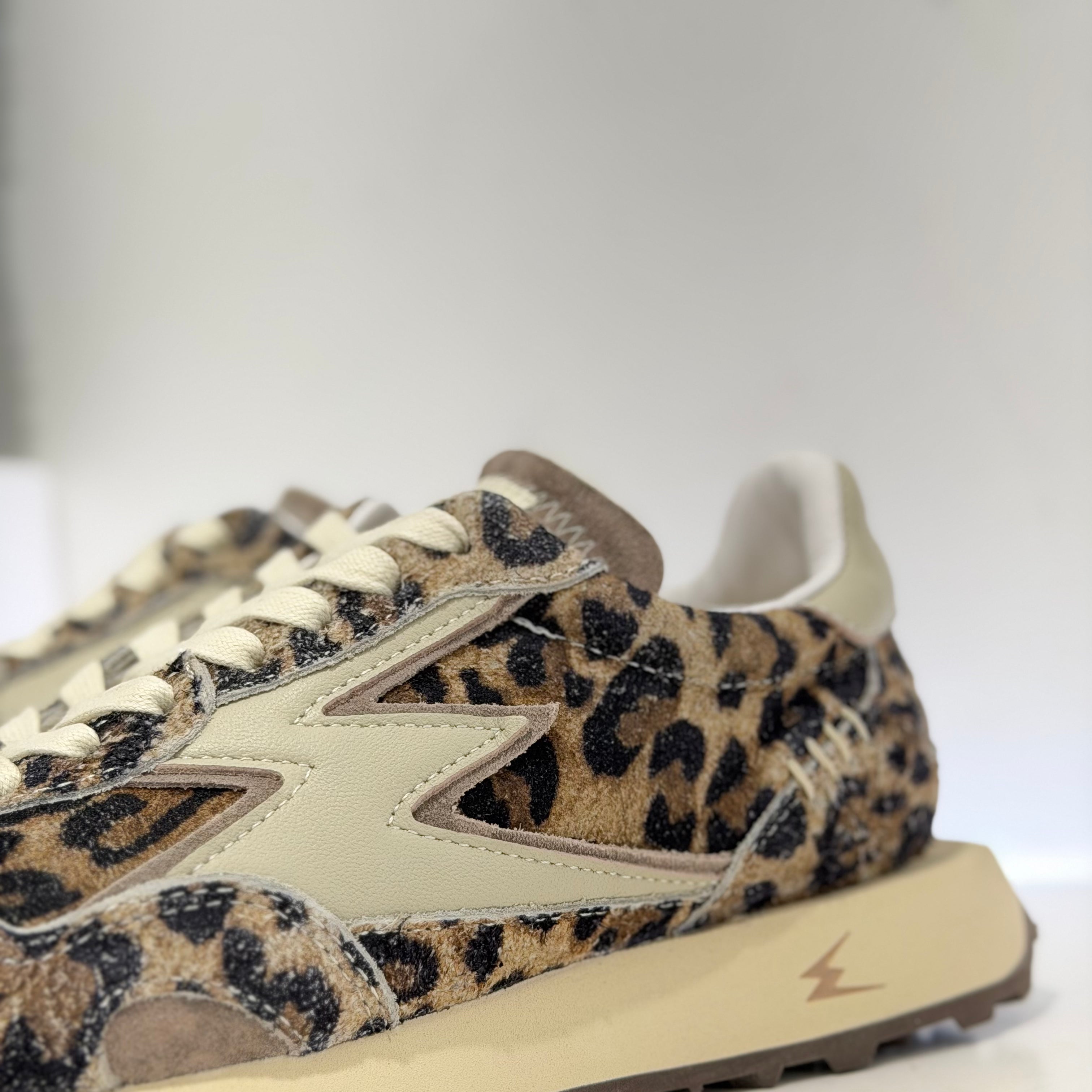 Moa sneakers modello running stampa animalier