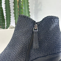 Zolfo stivaletto intrecciato nero