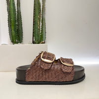 Sandalo ciabatta plateau 2 fasce intrecciate color moro
