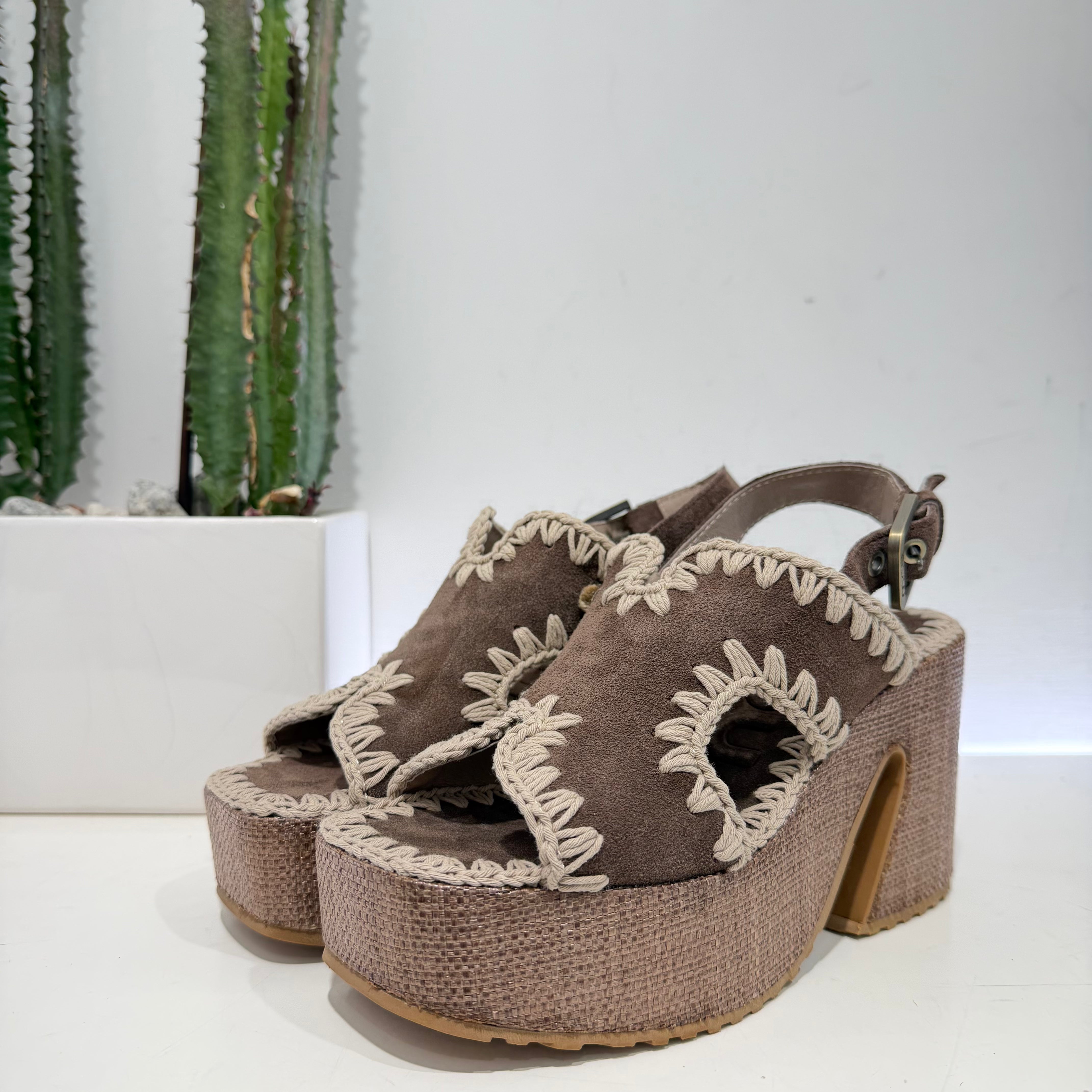 Mou sandalo ZEPPA platform in rafia moro
