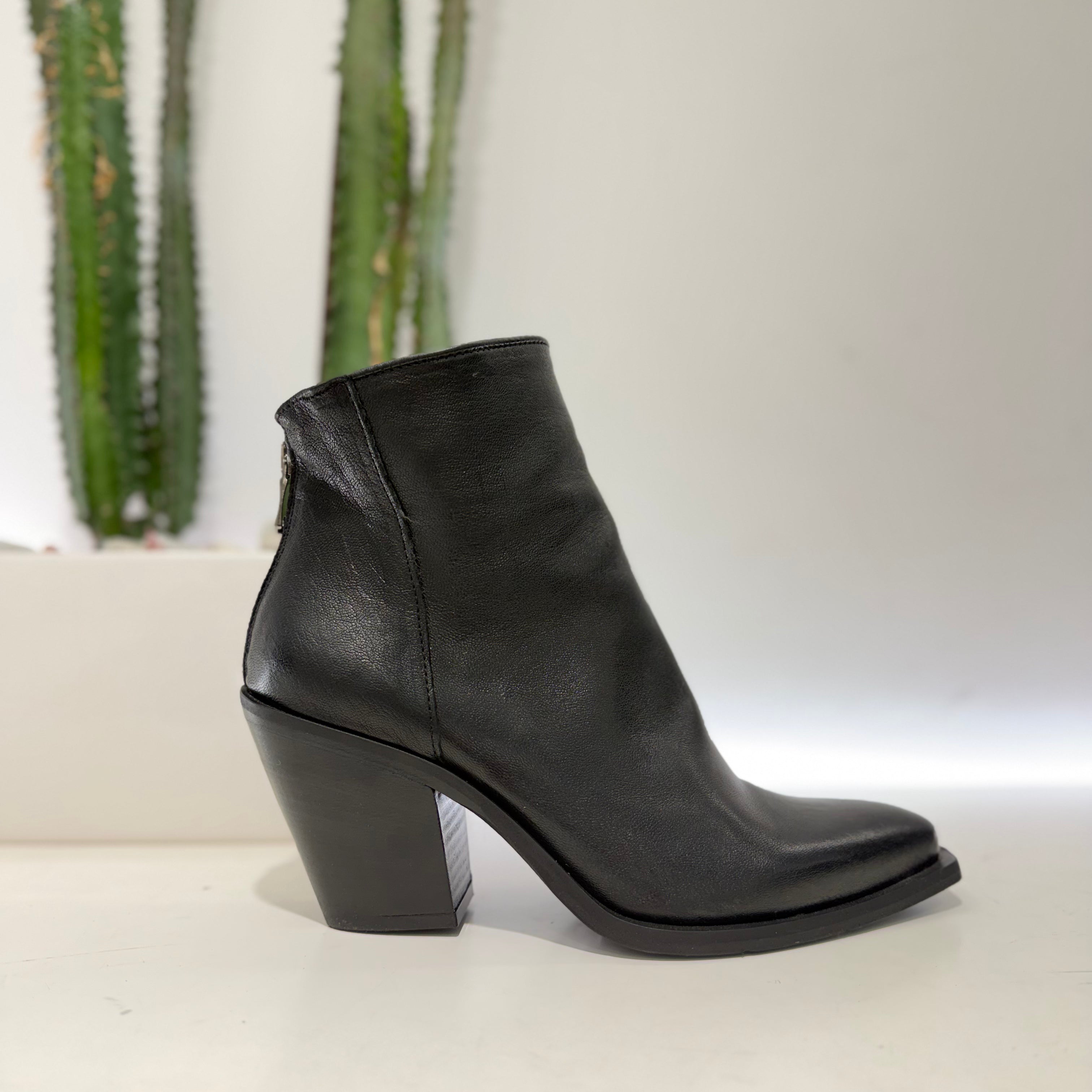 METISSE stivaletto zip texano NERO tacco 70