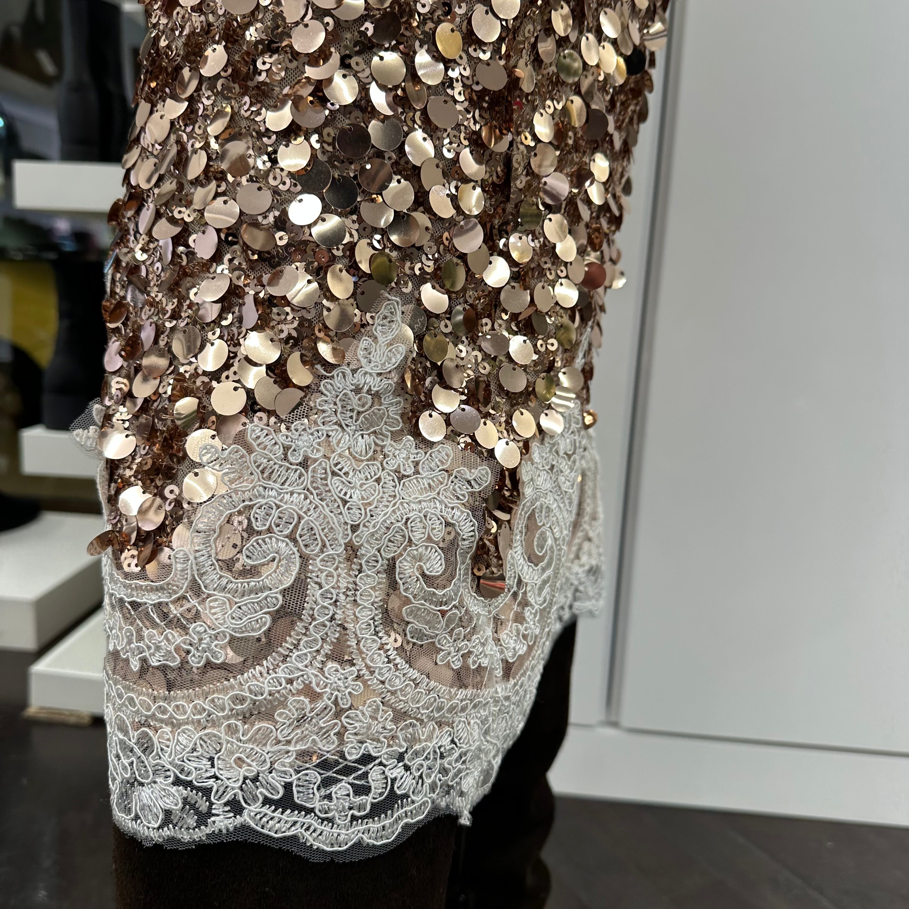 Kikisix Gonna longuette paillettes oro e pizzo bianco