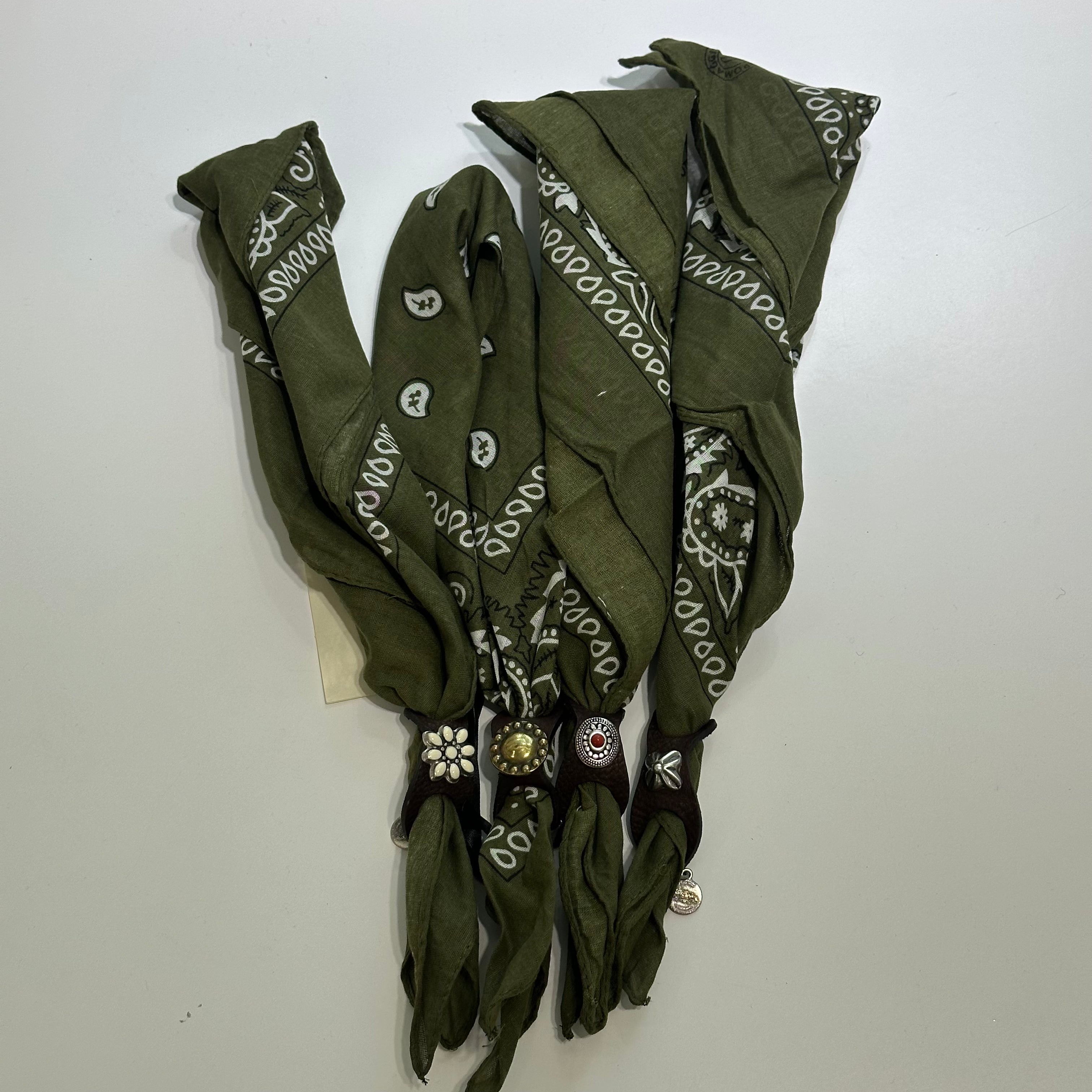 Campomaggi BANDANA (Verde militare) cotone e ferma bandana con borchie