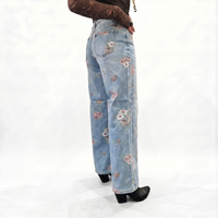 Pantalone jeans modello SPRING con fiori