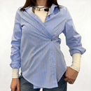 KIKISIX Camicia con ripresa laterale celeste rigata