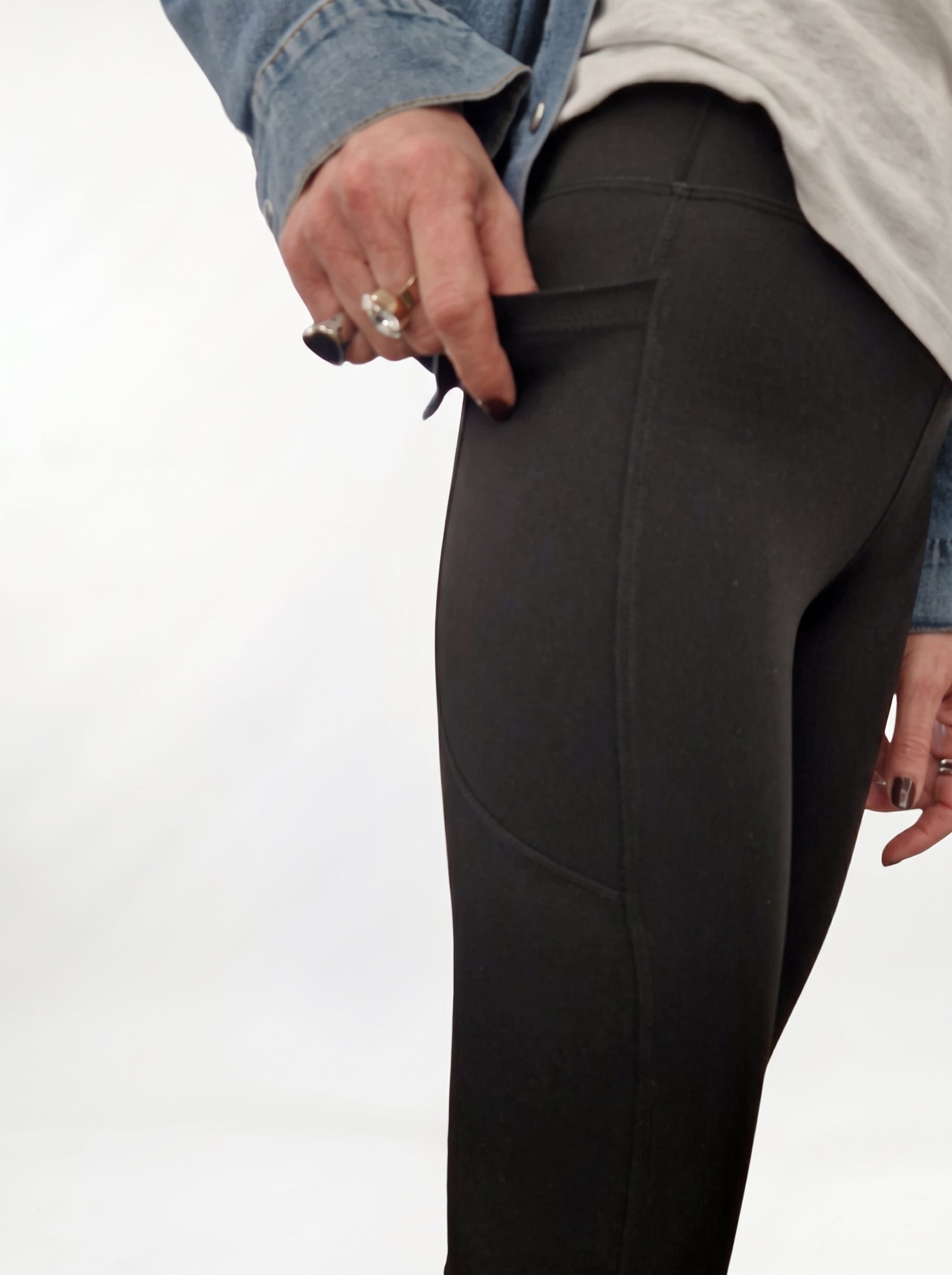 Black stretch leggings