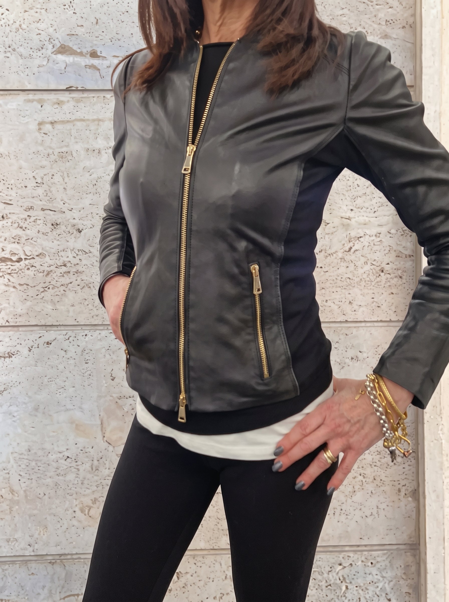 Long jacket in real leather with stretch fabric
