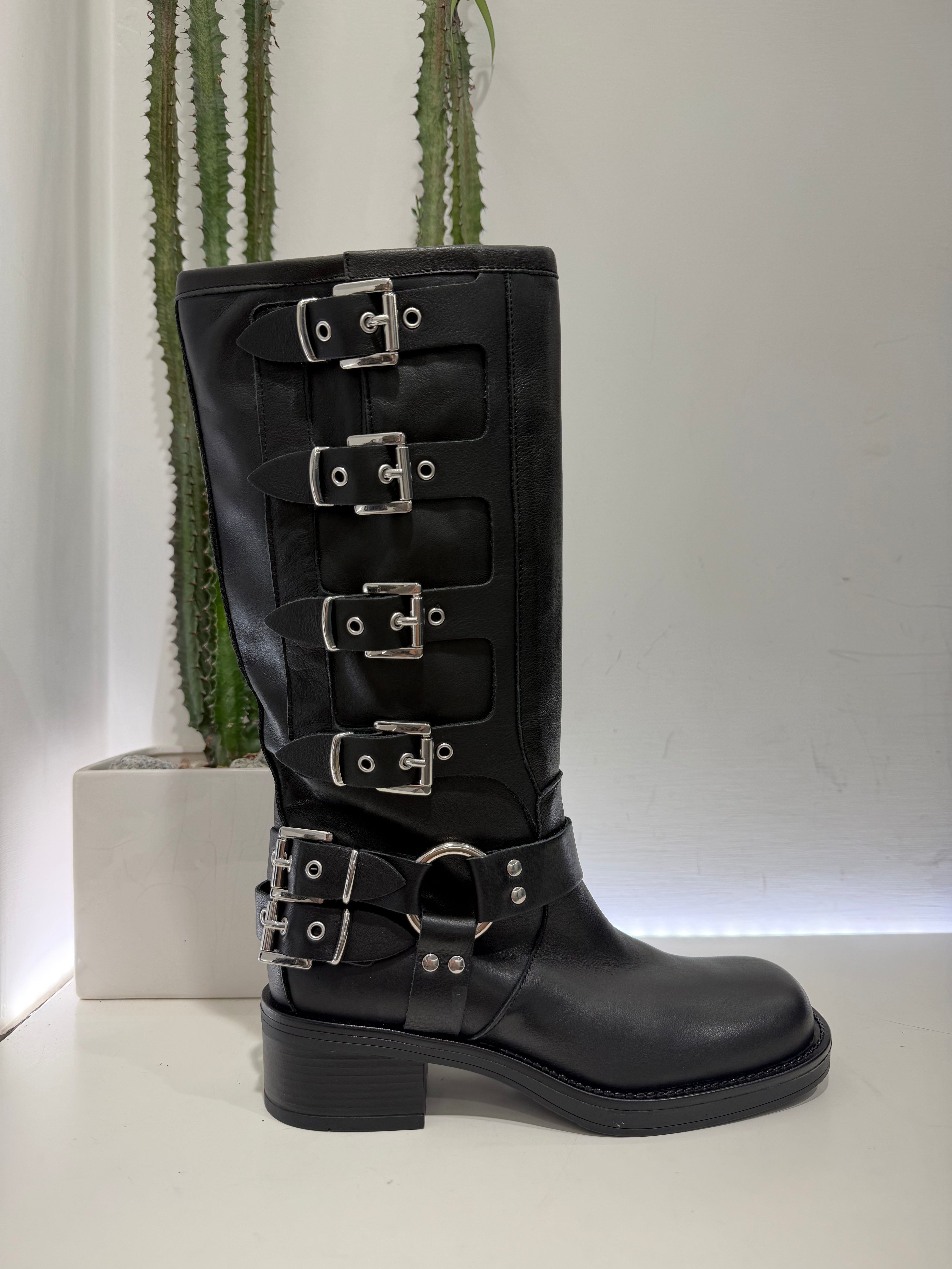 Biker FIBBIE nero tacco 50