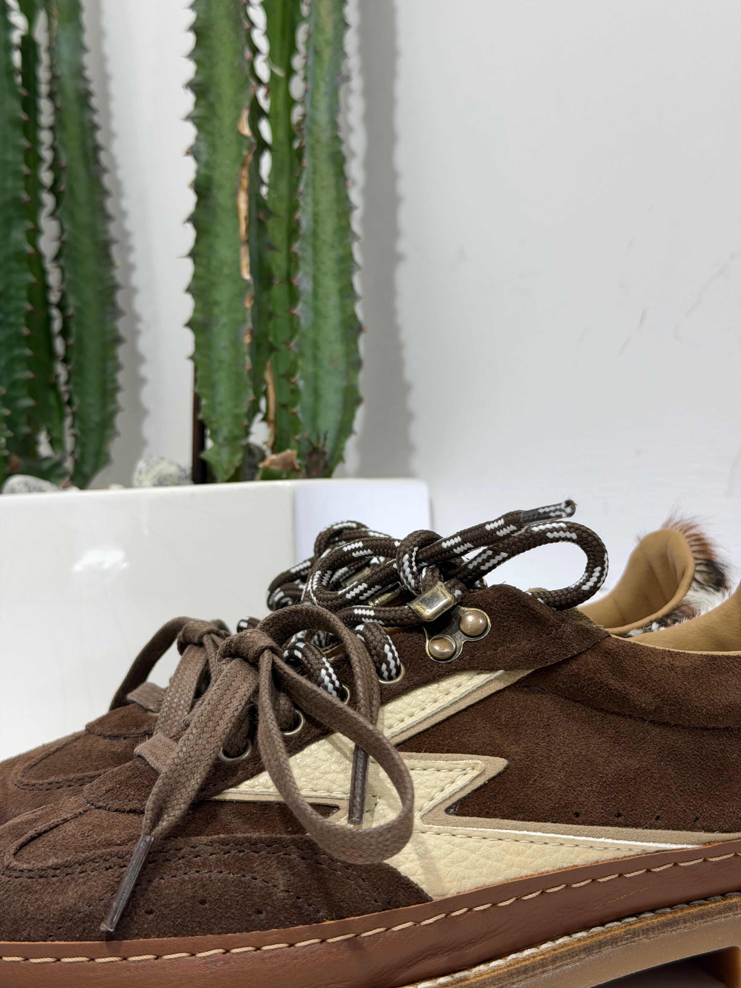 Moa CLUB PEAK SUEDE MARRONE E BACKTAB CAVALLINO
