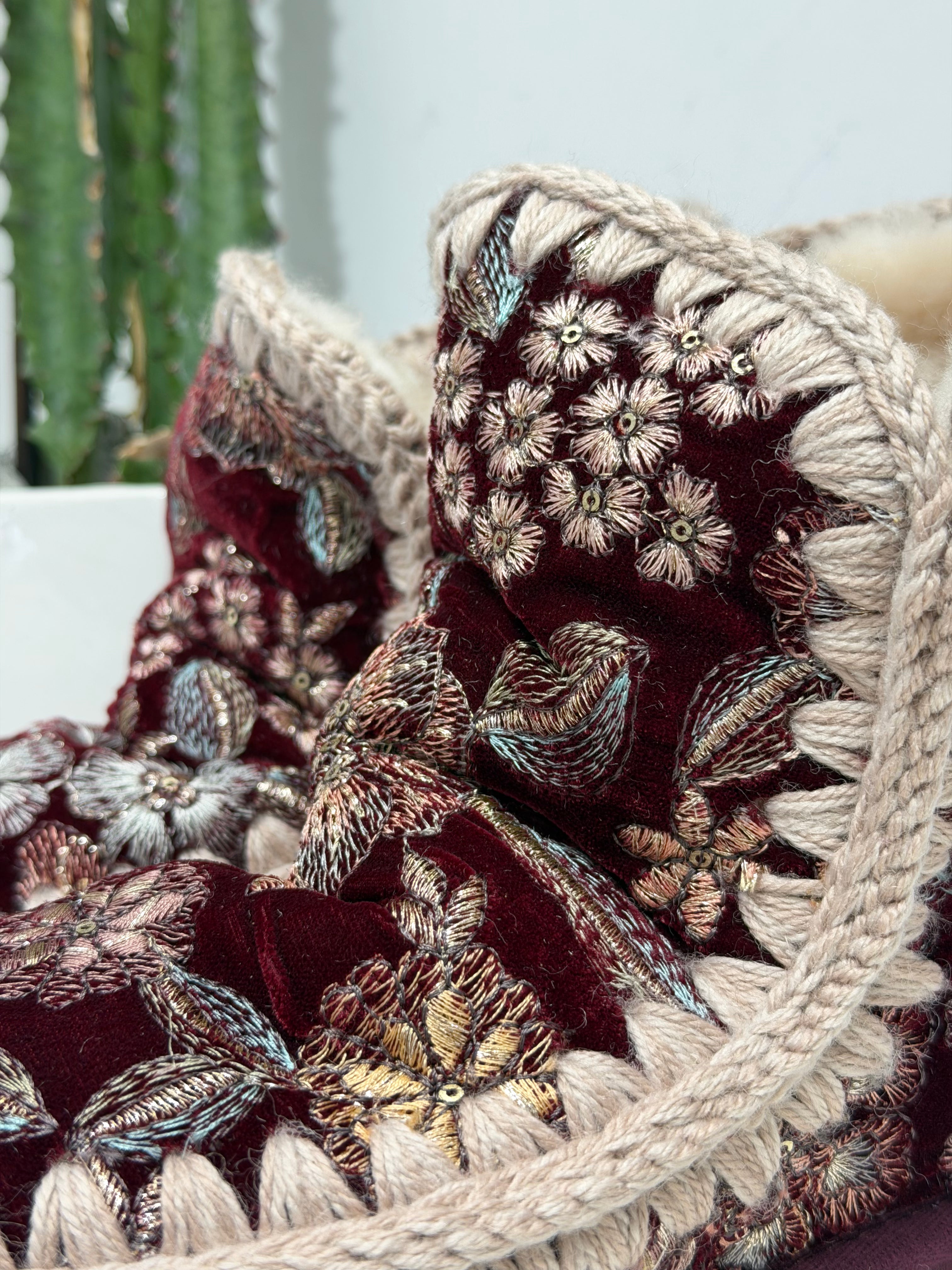 Mou Eskimo 18 Botanical Velvet