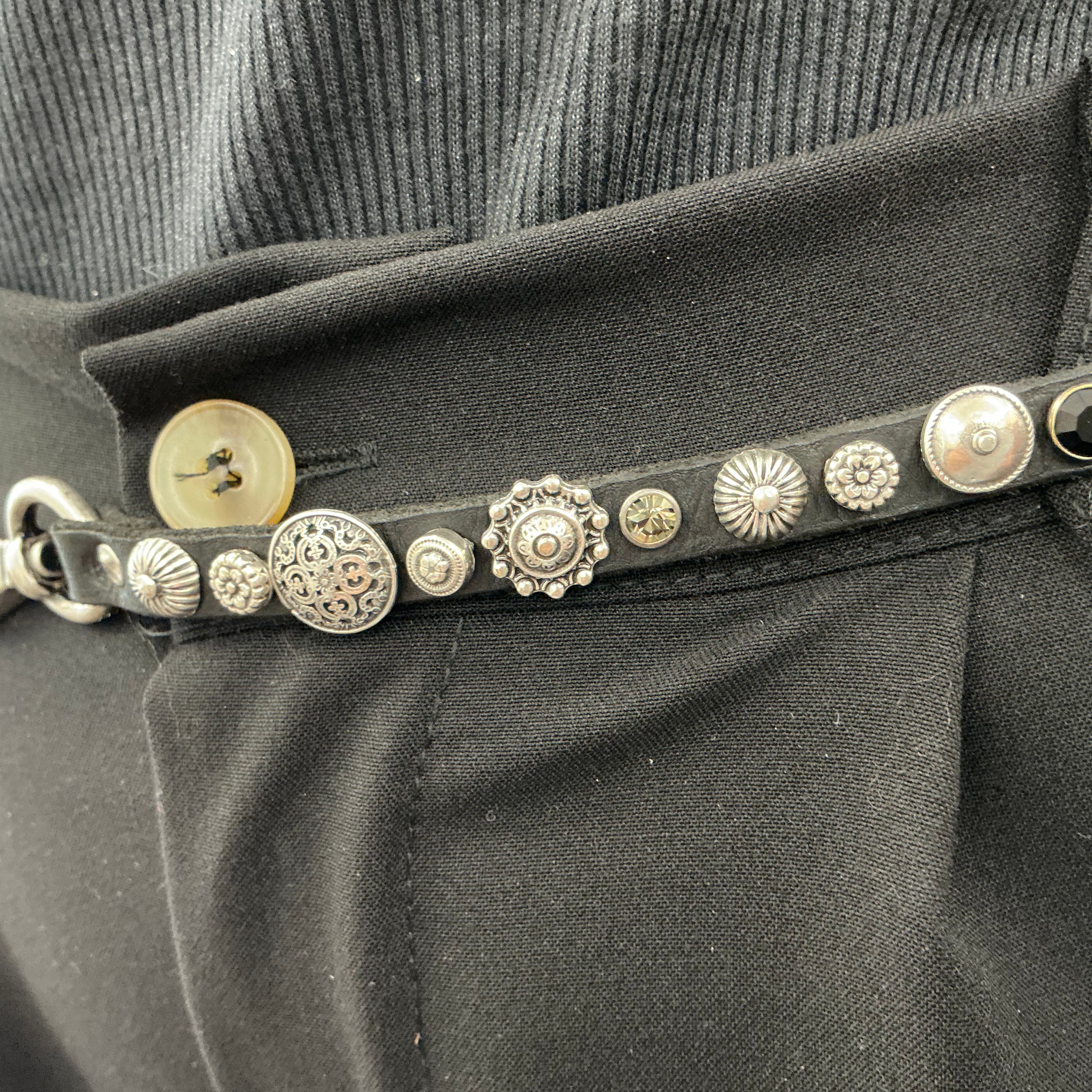 Campomaggi cintura CATENA con borchie e strass fiori