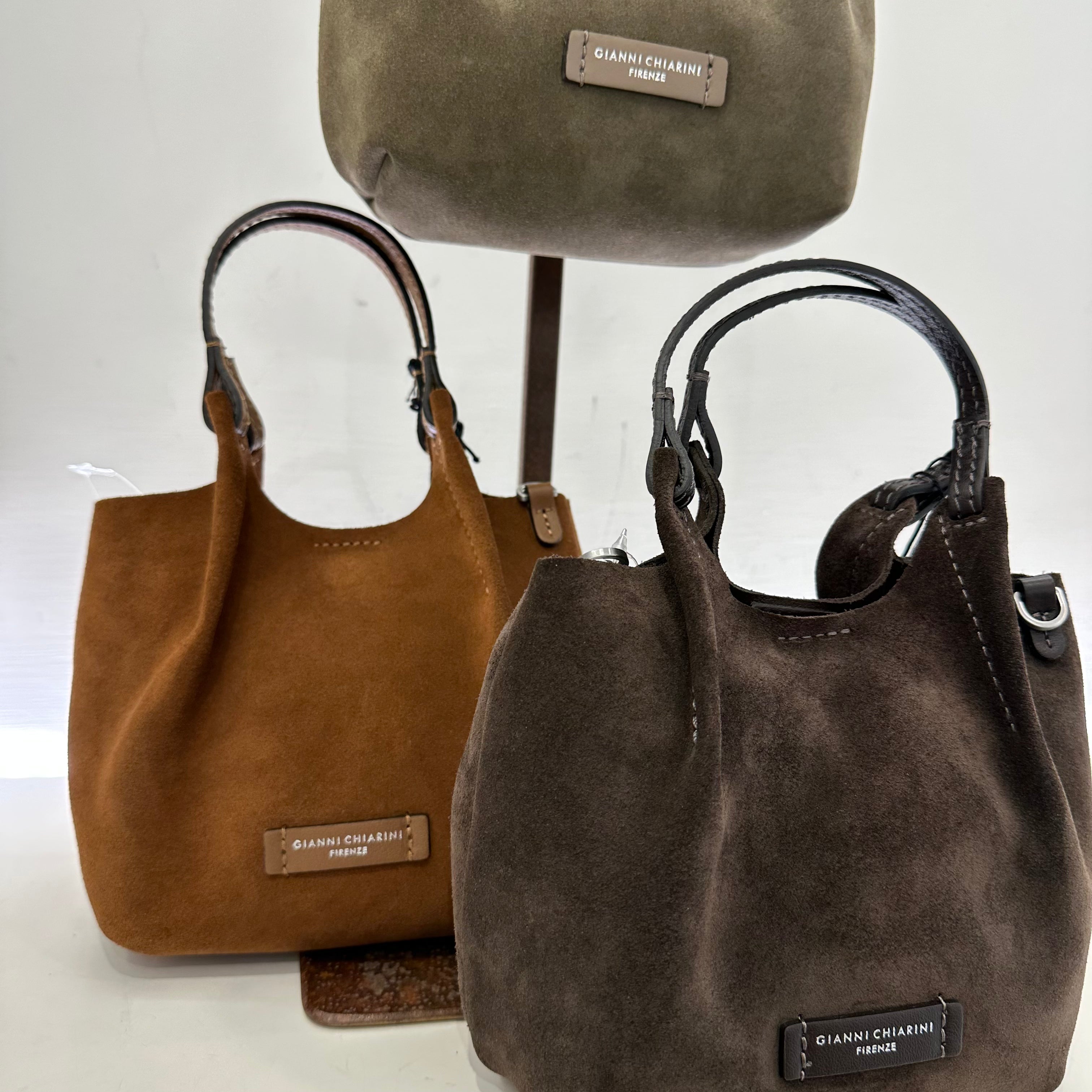 Gianni Chiarini  linea DUA piccola scamosciata
