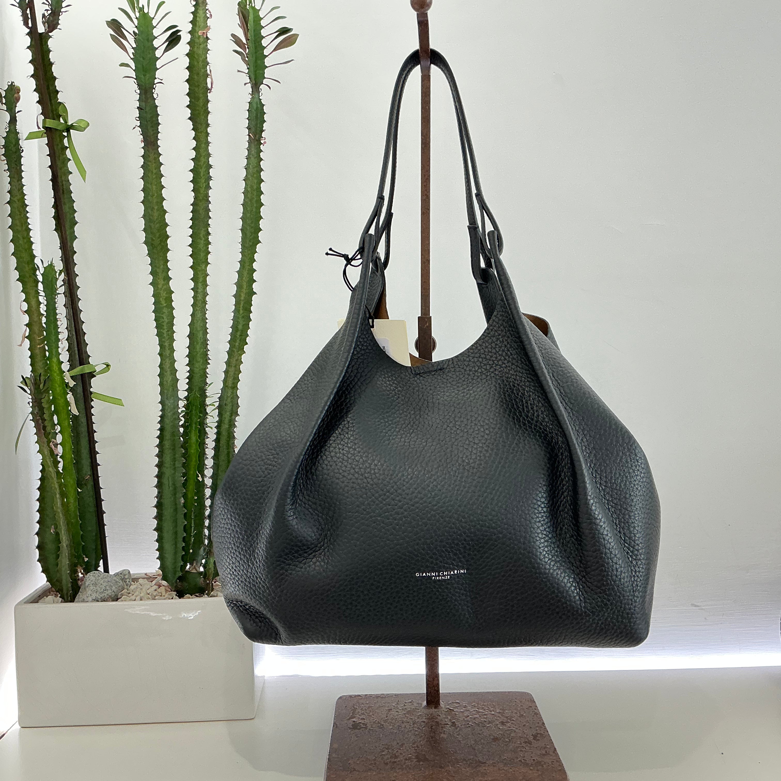 Gianni Chiarini  linea DUA dimensione grande color nero