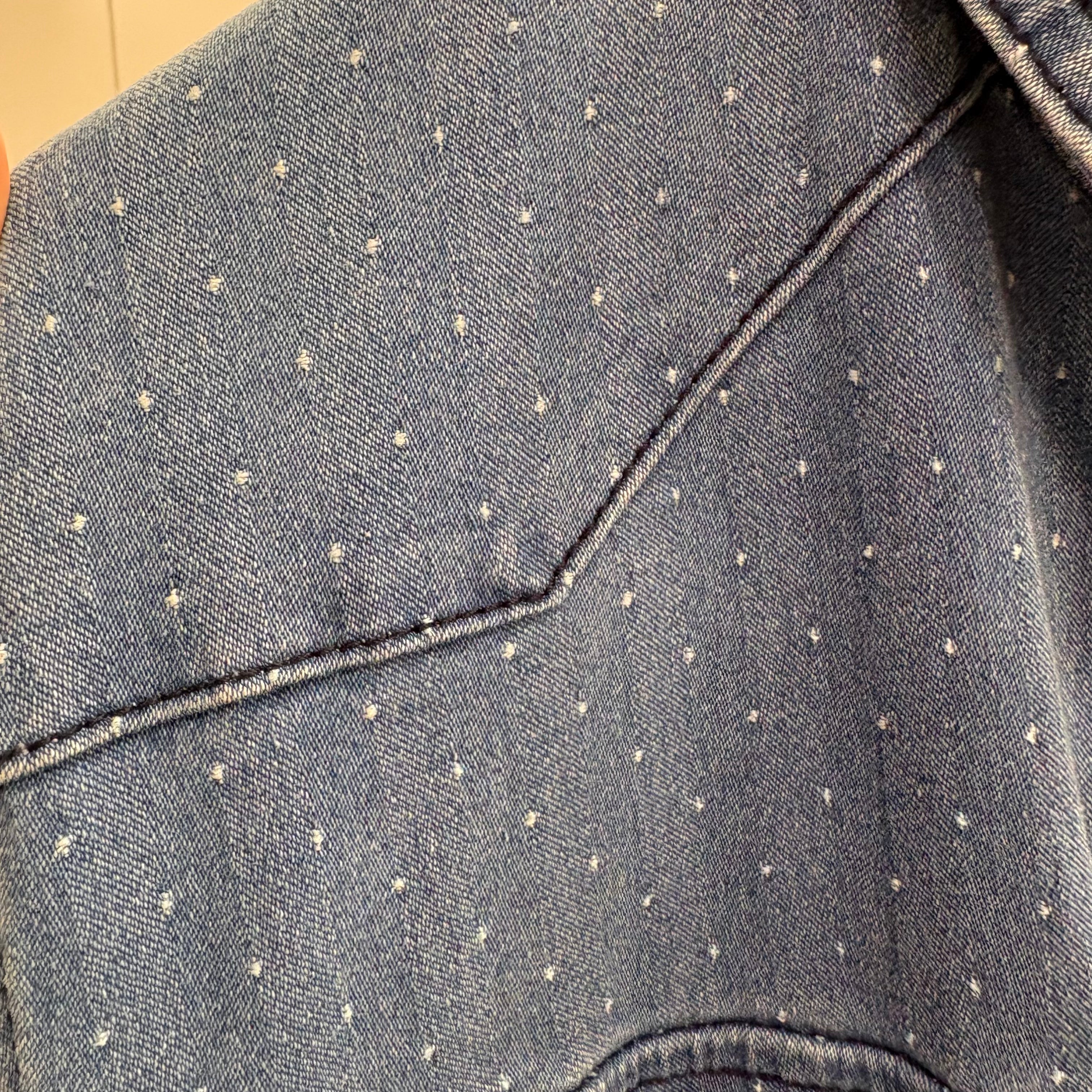 Camicia lunga in jeans con pois bianchi