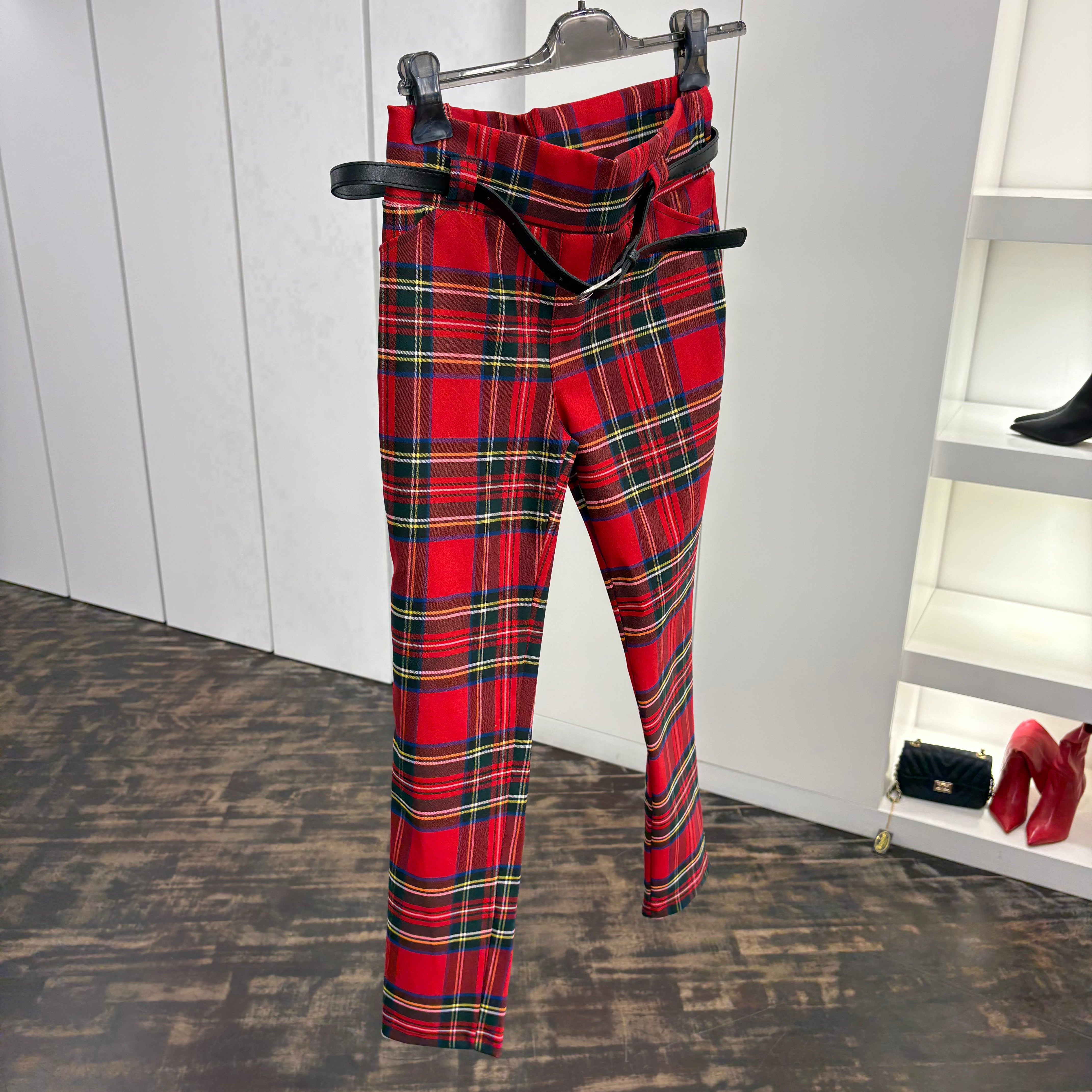 Pantalone a quadri con cintura nera
