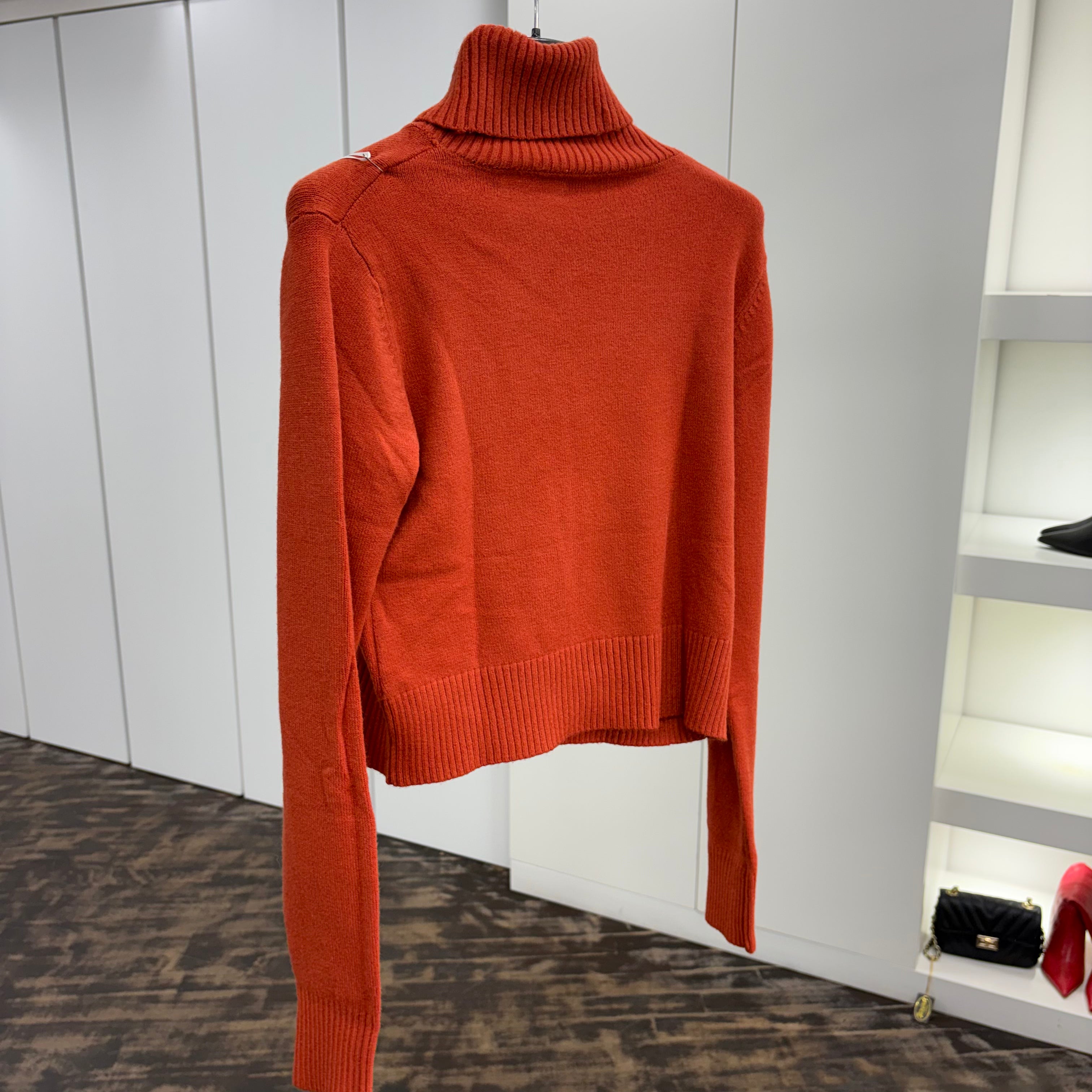 Maglione collo alto arancio