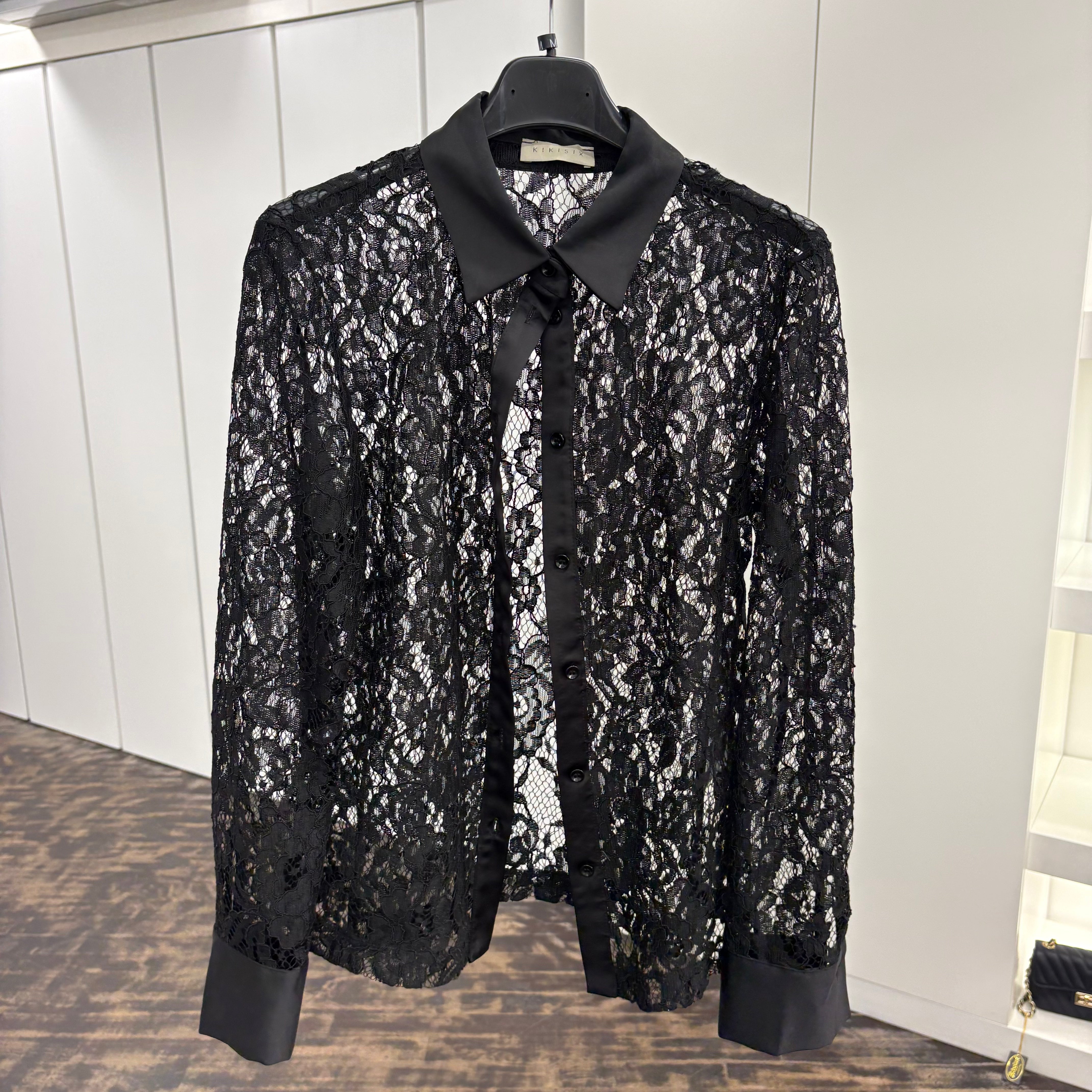 Camicia nera in pizzo kikisix