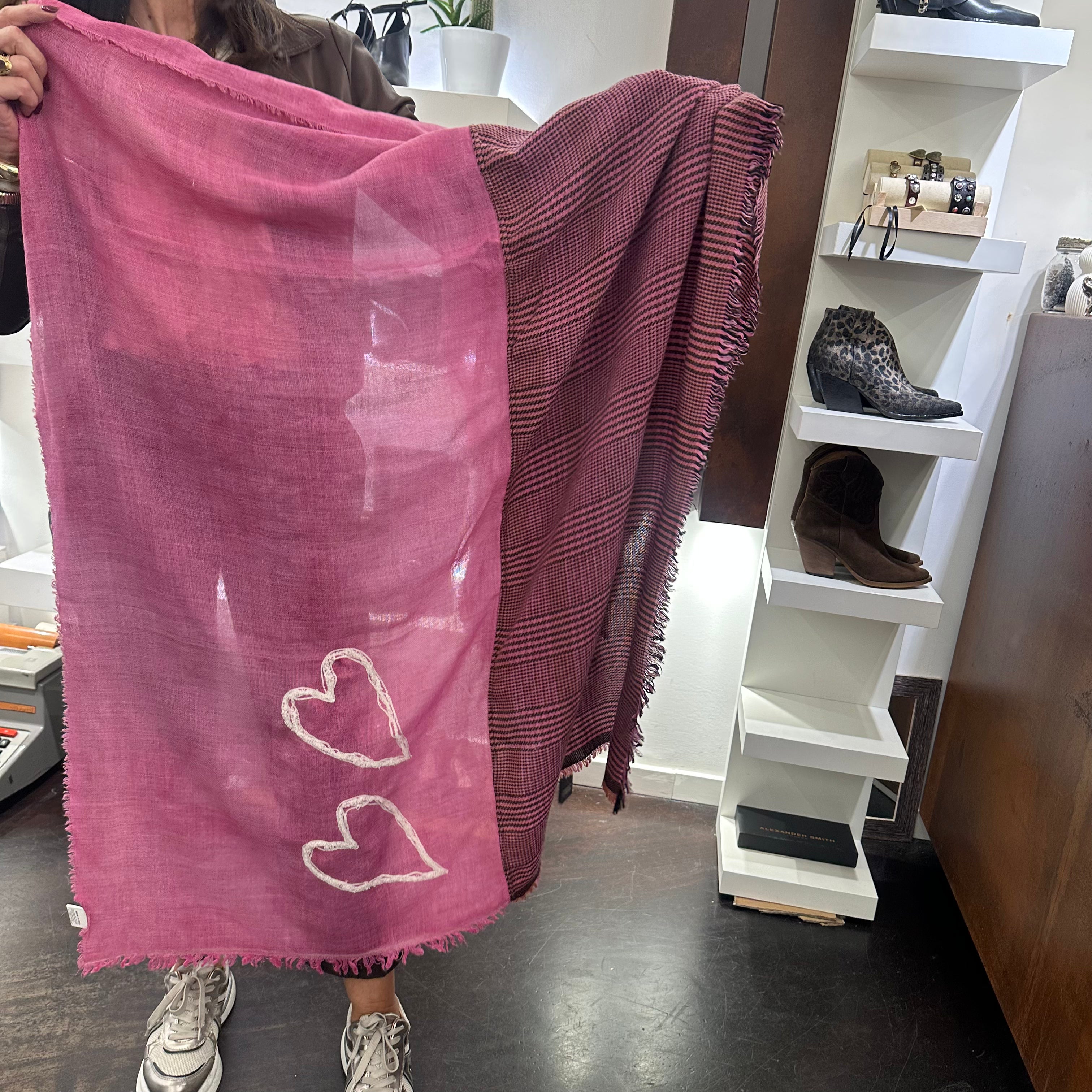Fornari sciarpa ROSA con cuori ricamati
