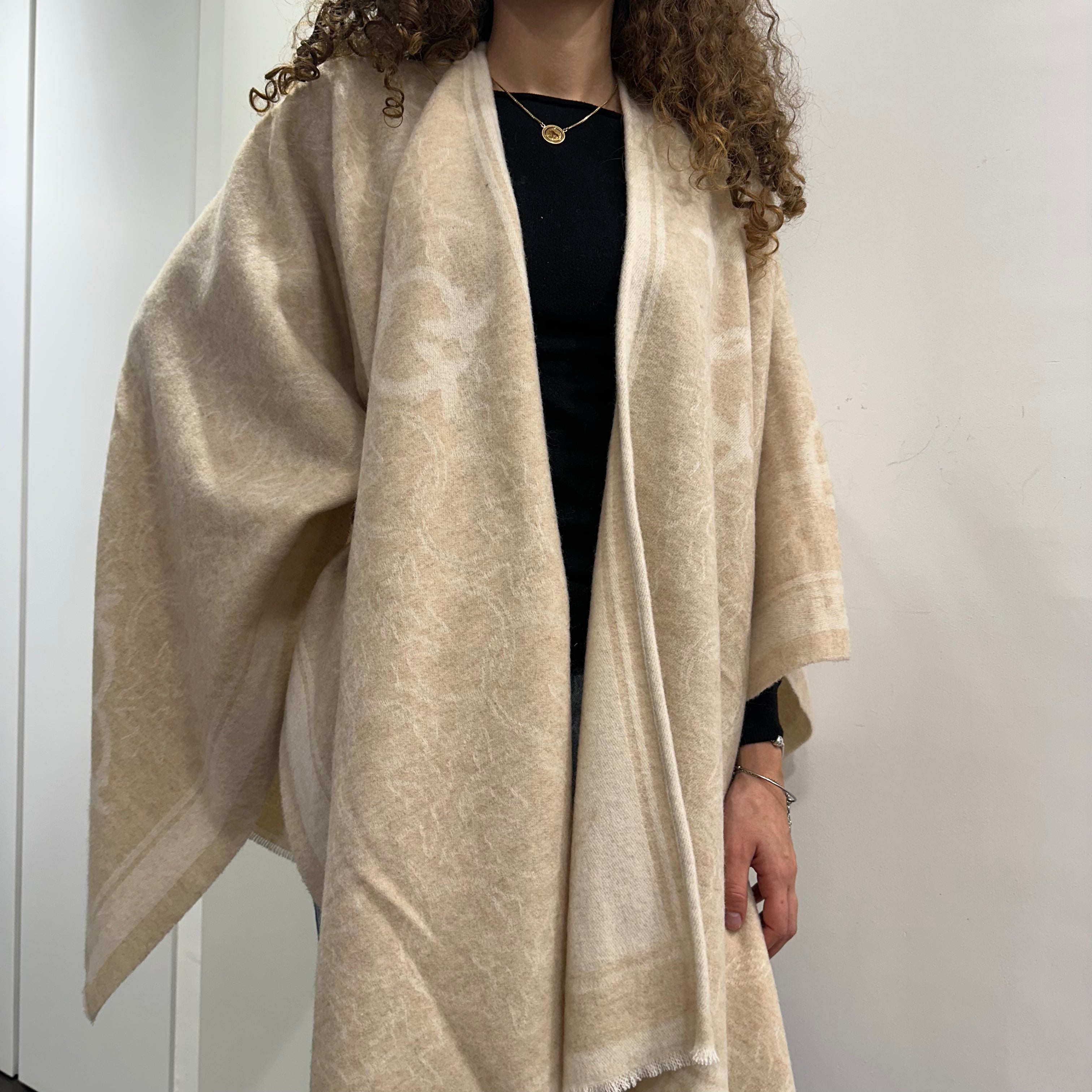 Pinko MANTELLA con logo lettering