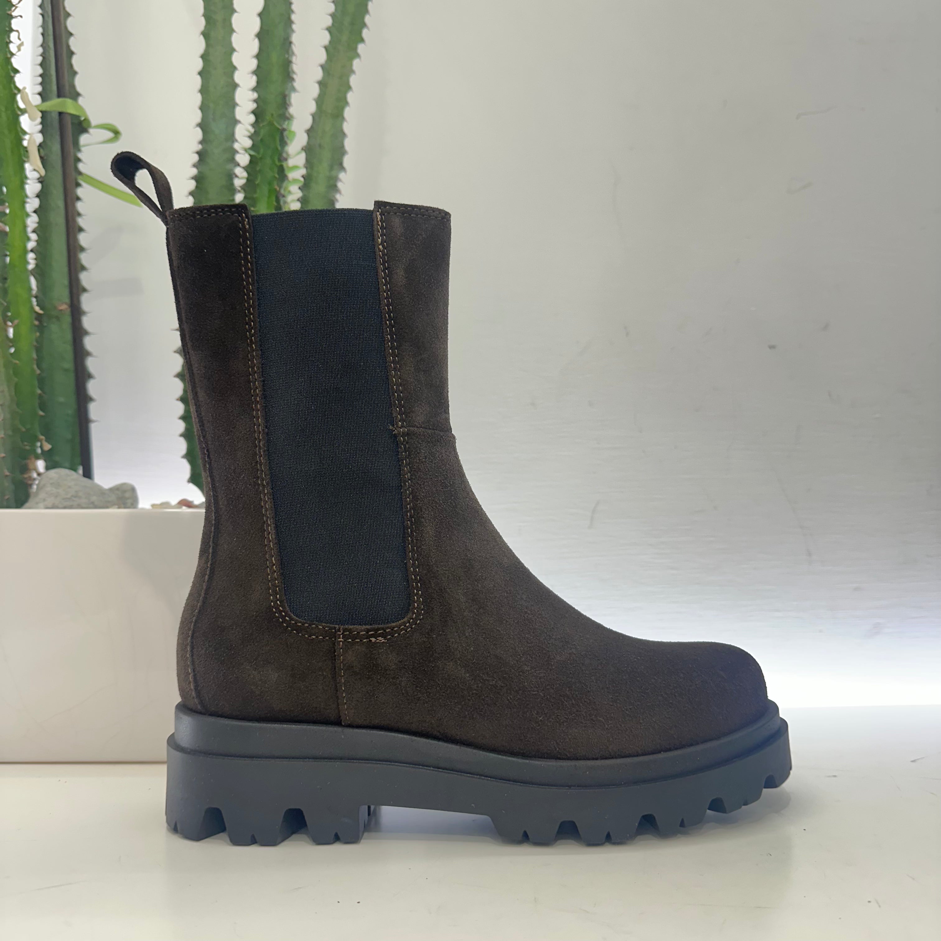 Stivaletto beatles SUEDE  MORO