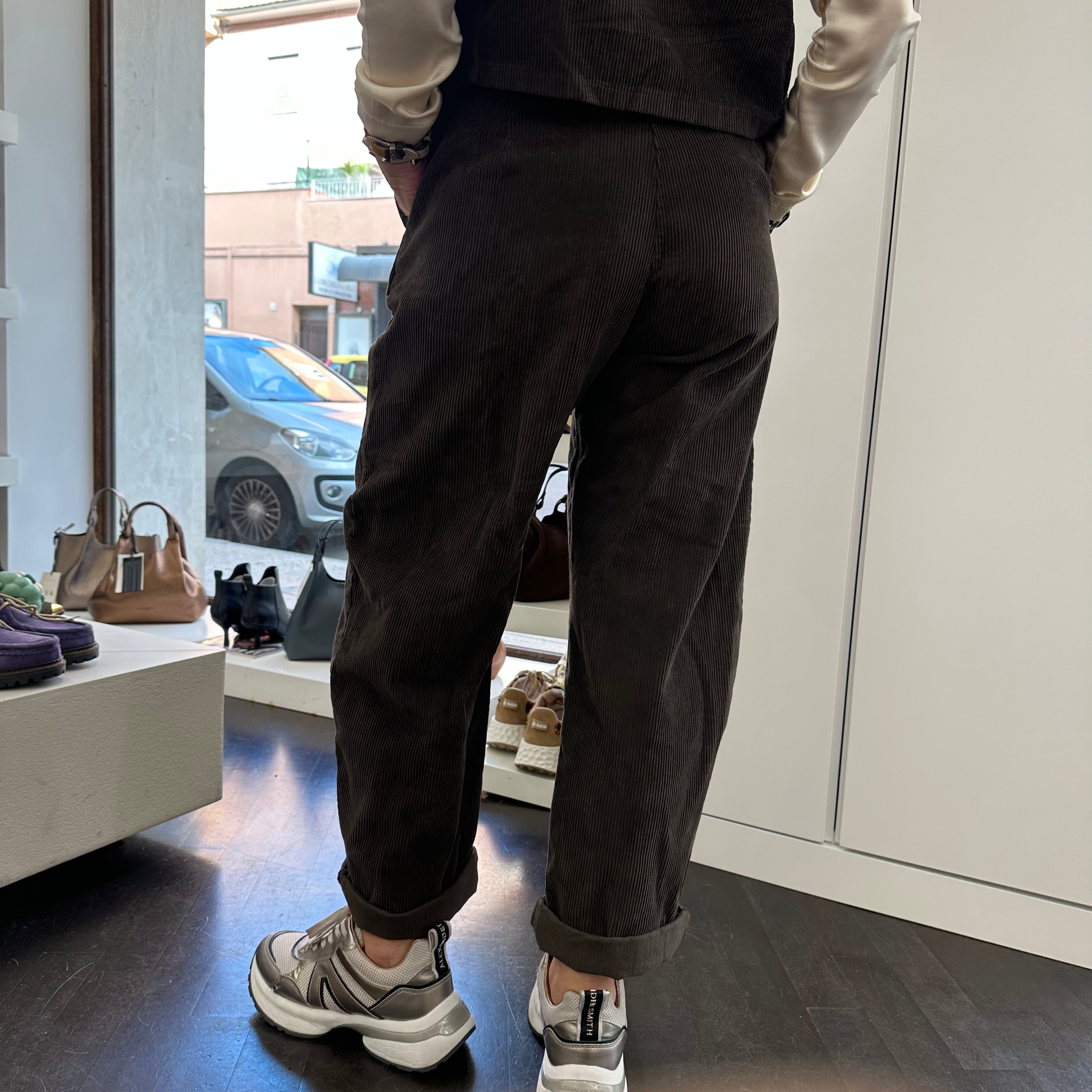 KIKISIX pantalone RIGHE VELLUTO moro