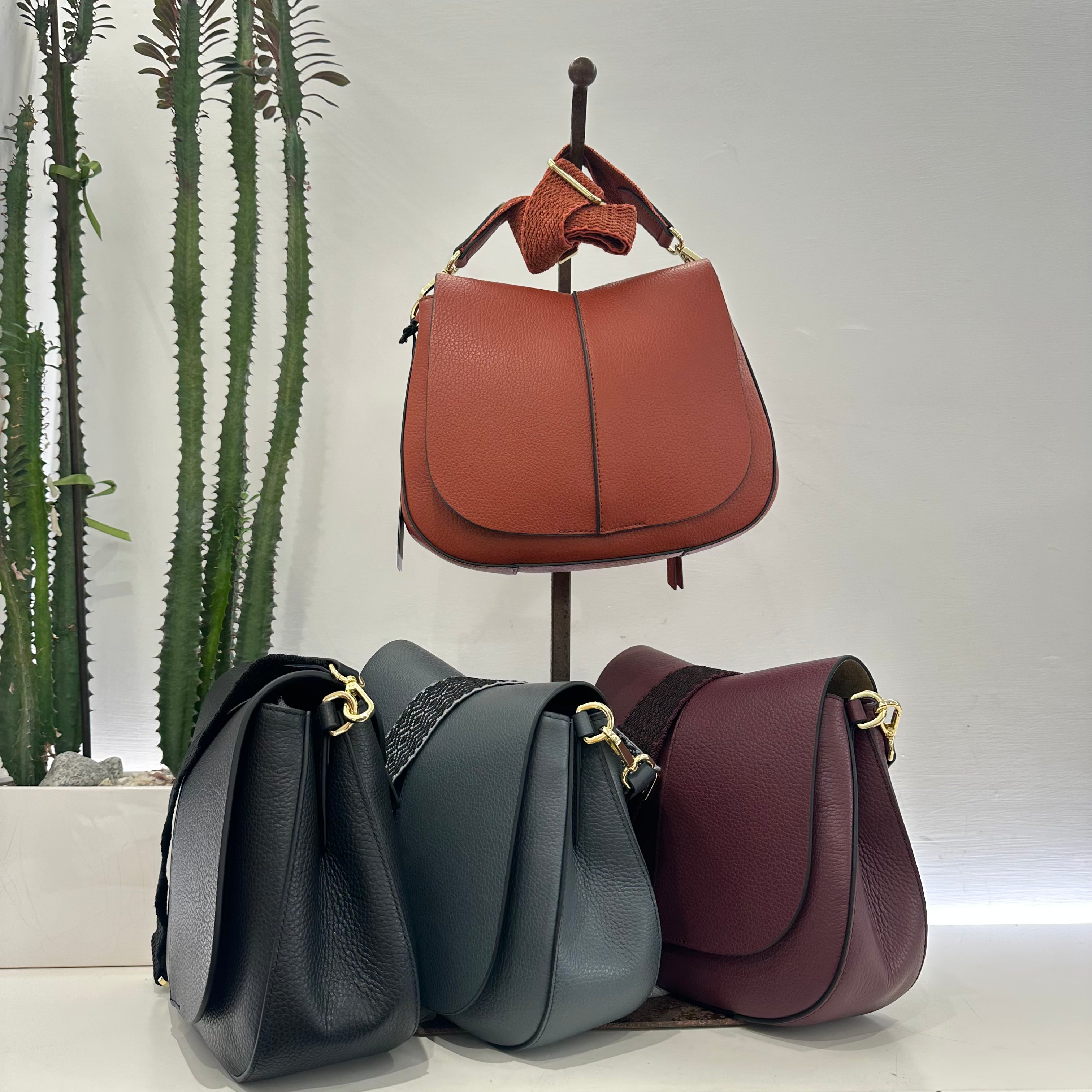 Gianni Chiarini borsa linea Helena Round formato medio