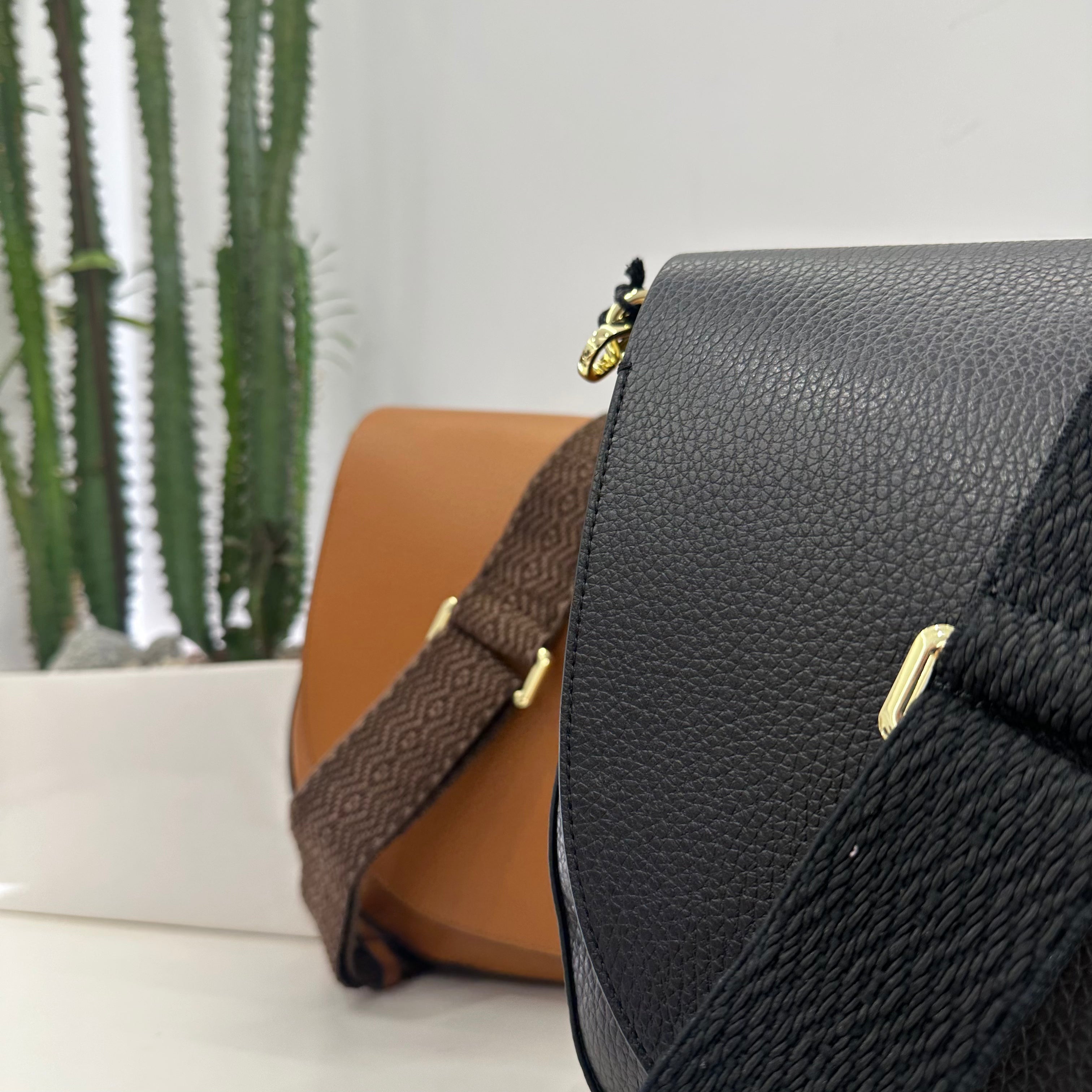 Gianni Chiarini borsa linea Helena Round formato grande