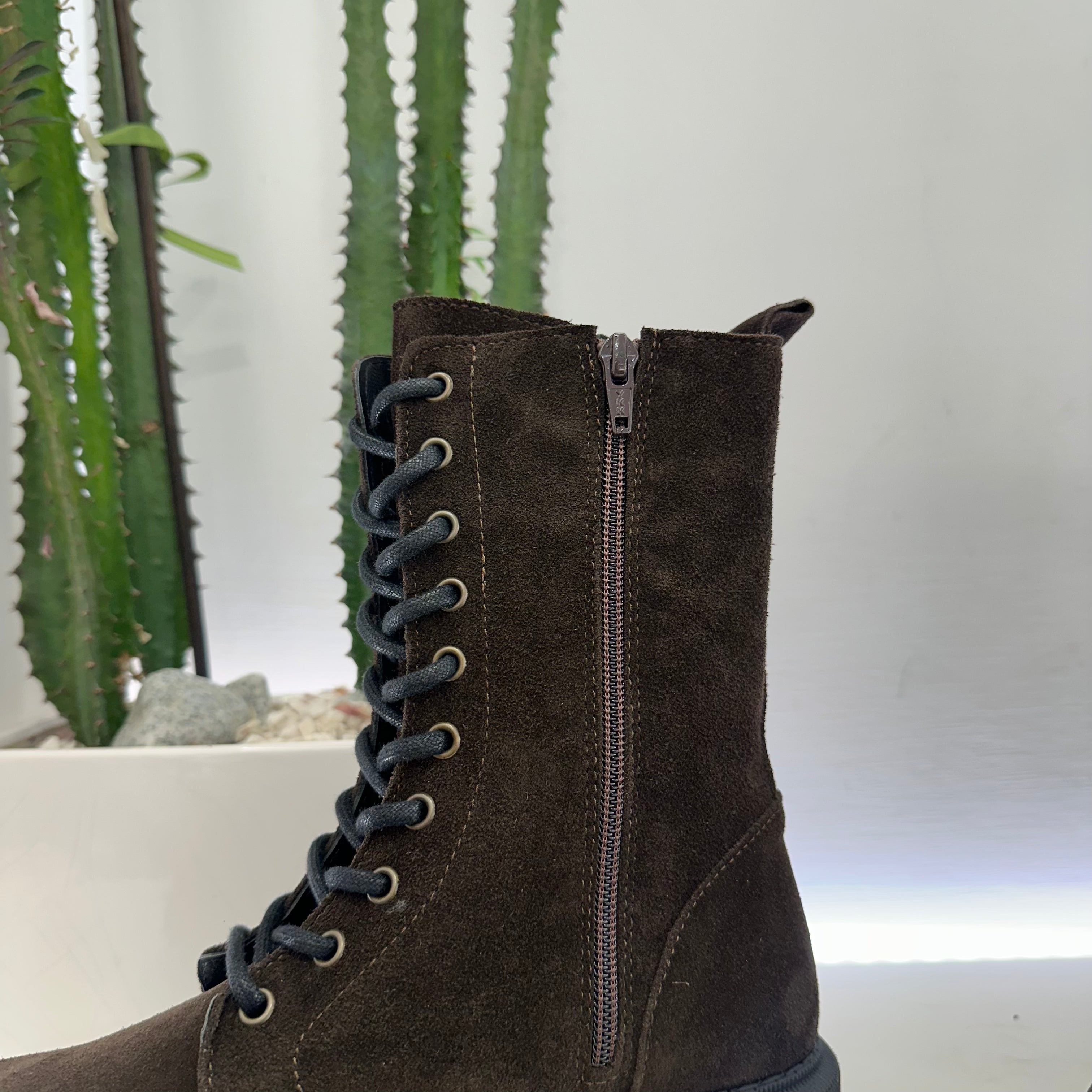 Anfibio SUEDE MORO