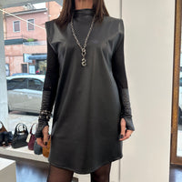 Kikisix Abito ecopelle nero